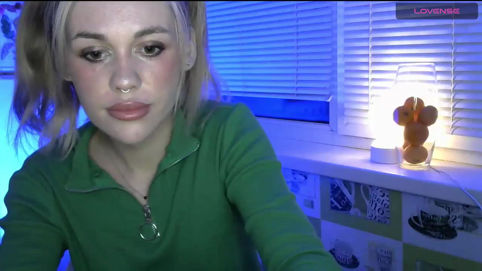 Gallery image thumbnail from Ellixr's myfreecams stream on, 12/17/2023, 22:02 image 10 of 20