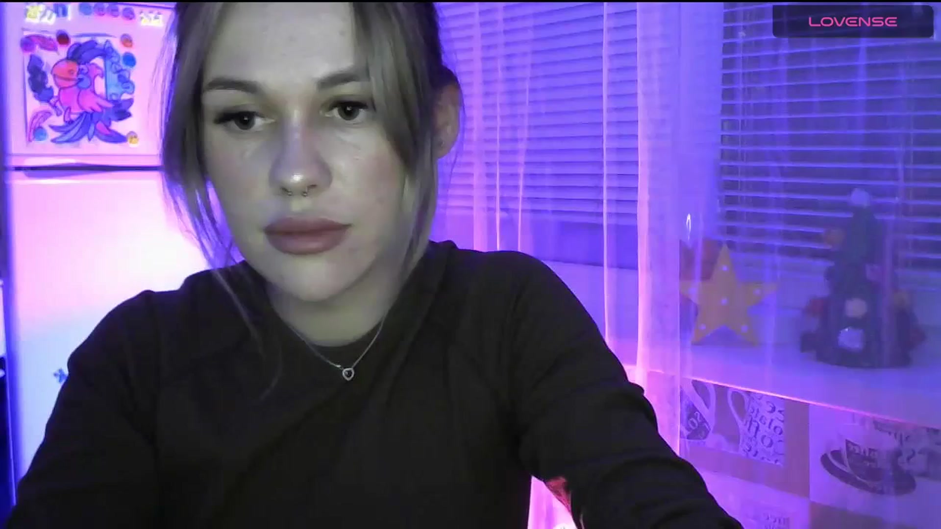 Gallery image thumbnail from Ellixr's myfreecams stream on, 12/26/2023, 21:34 image 16 of 20