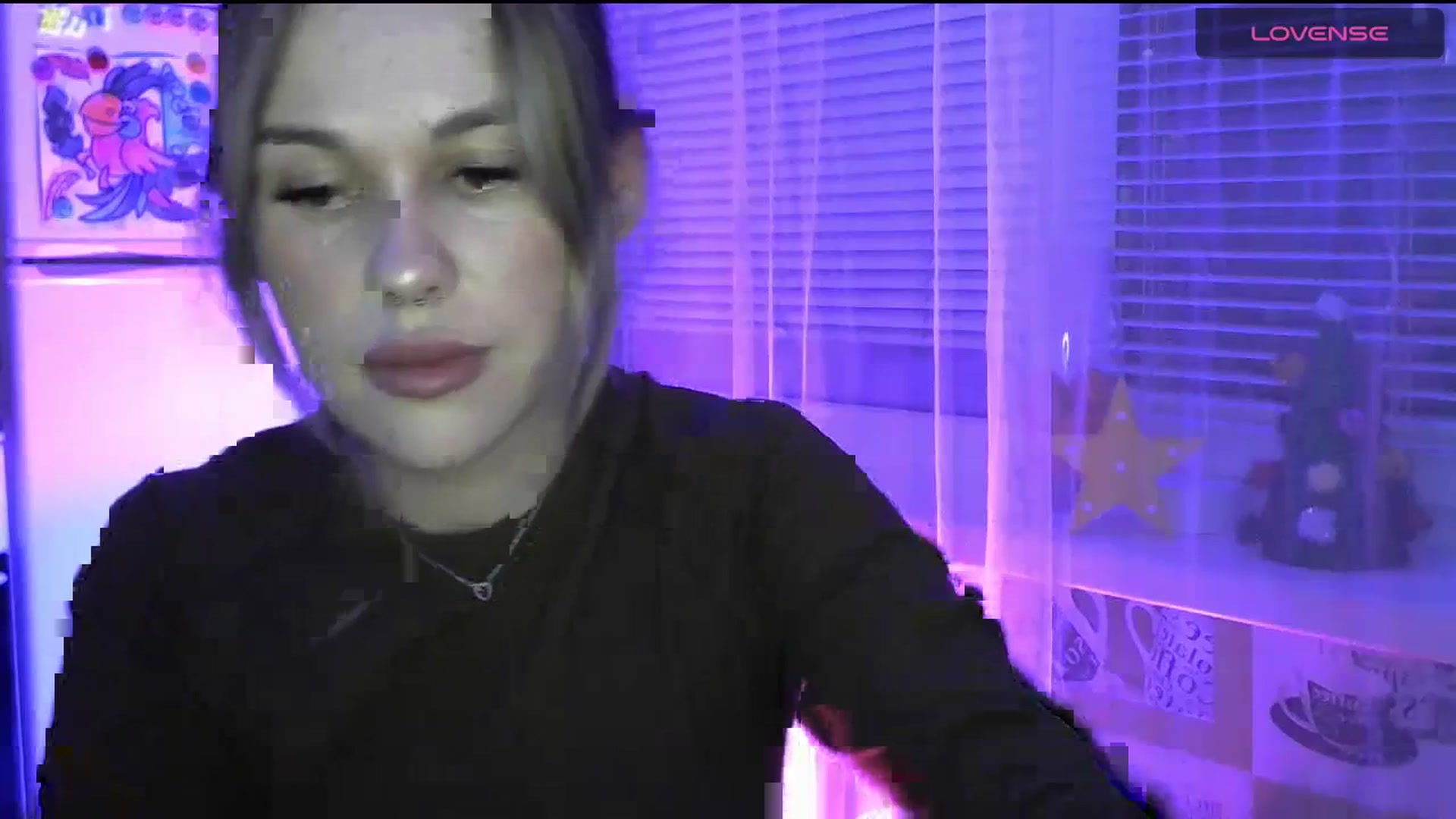 Gallery image thumbnail from Ellixr's myfreecams stream on, 12/26/2023, 21:34 image 15 of 20