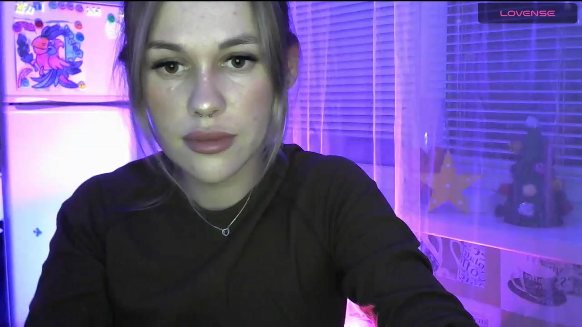 Gallery image thumbnail from Ellixr's myfreecams stream on, 12/26/2023, 21:34 image 11 of 20