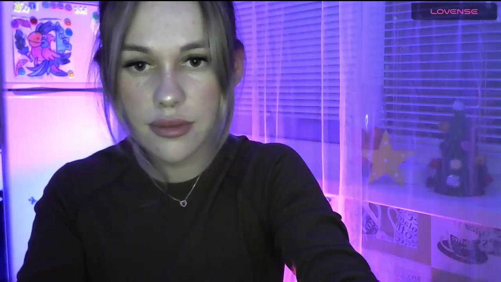 Gallery image thumbnail from Ellixr's myfreecams stream on, 12/26/2023, 21:34 image 14 of 20