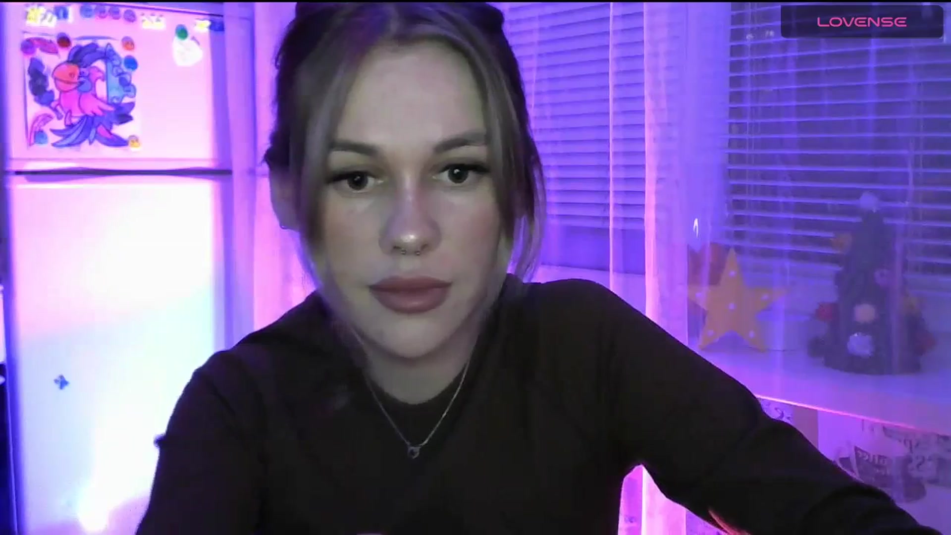Gallery image thumbnail from Ellixr's myfreecams stream on, 12/26/2023, 21:34 image 3 of 20