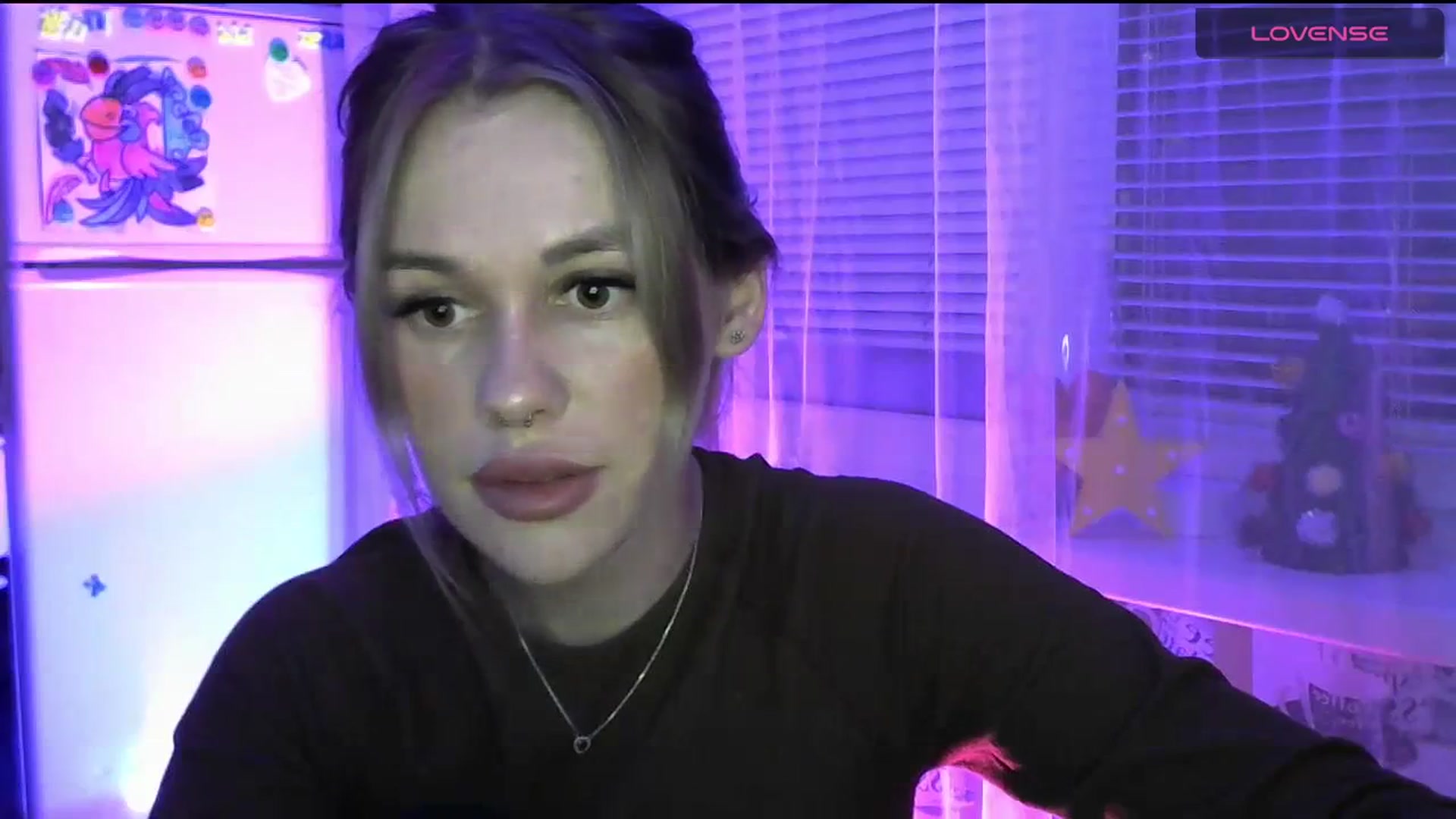 Gallery image thumbnail from Ellixr's myfreecams stream on, 12/26/2023, 21:34 image 2 of 20
