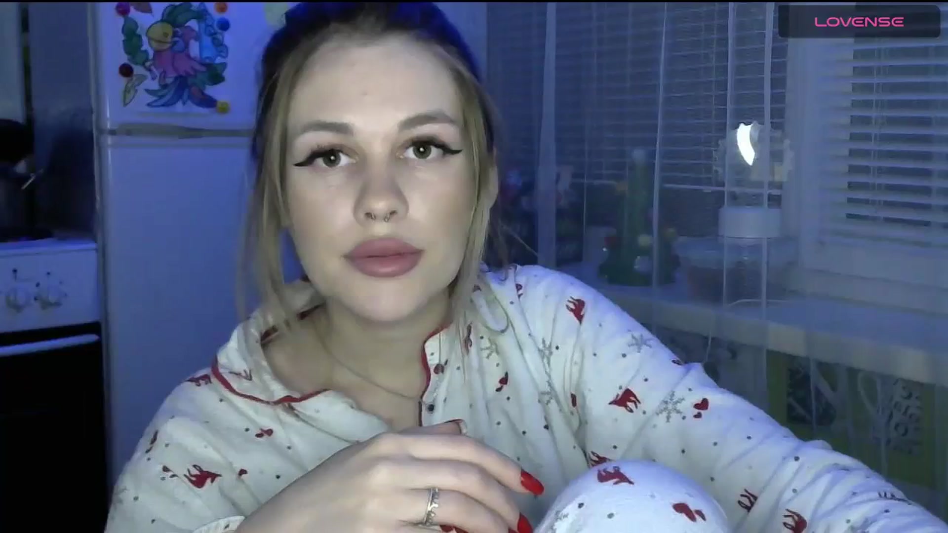 Gallery image thumbnail from Ellixr's myfreecams stream on, 01/02/2024, 20:30 image 9 of 20