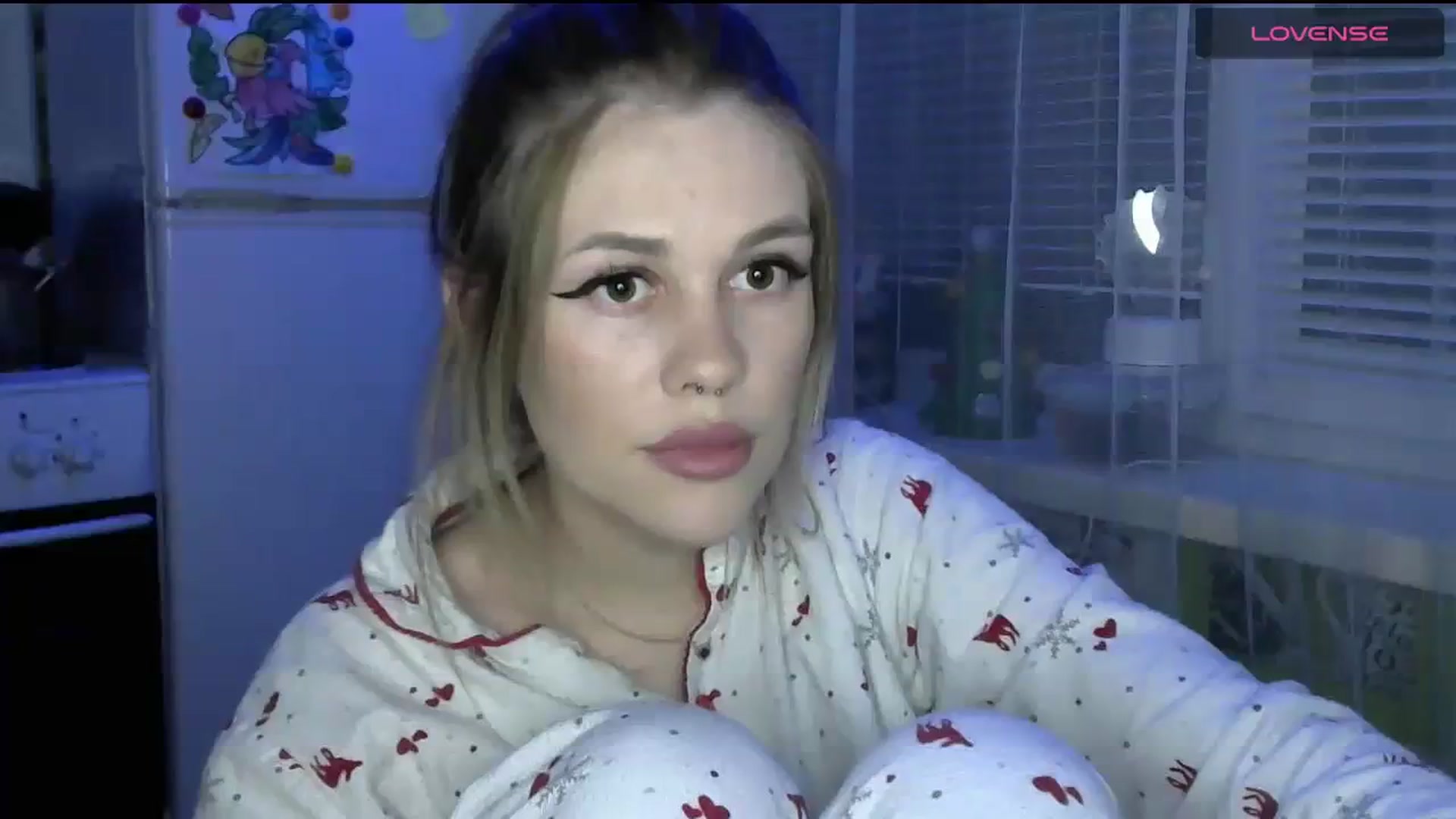 Gallery image thumbnail from Ellixr's myfreecams stream on, 01/02/2024, 20:30 image 10 of 20