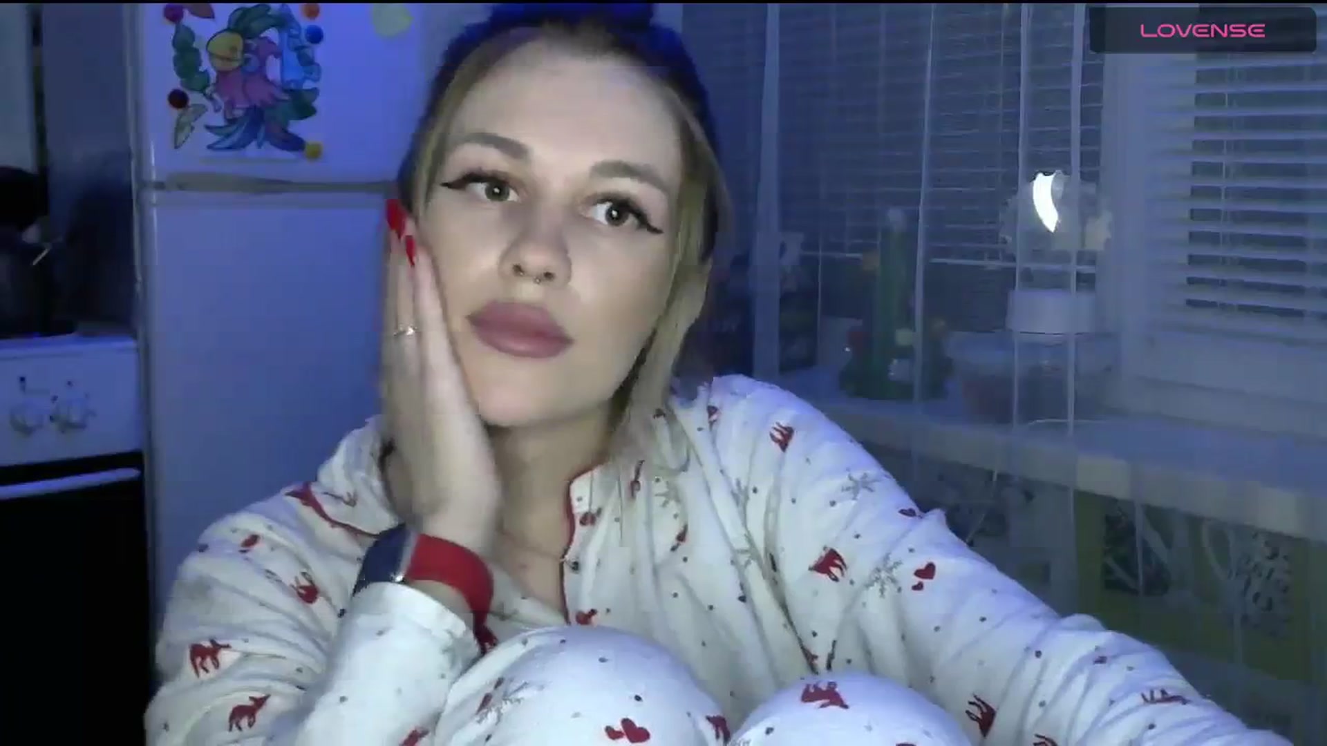 Gallery image thumbnail from Ellixr's myfreecams stream on, 01/02/2024, 20:30 image 2 of 20