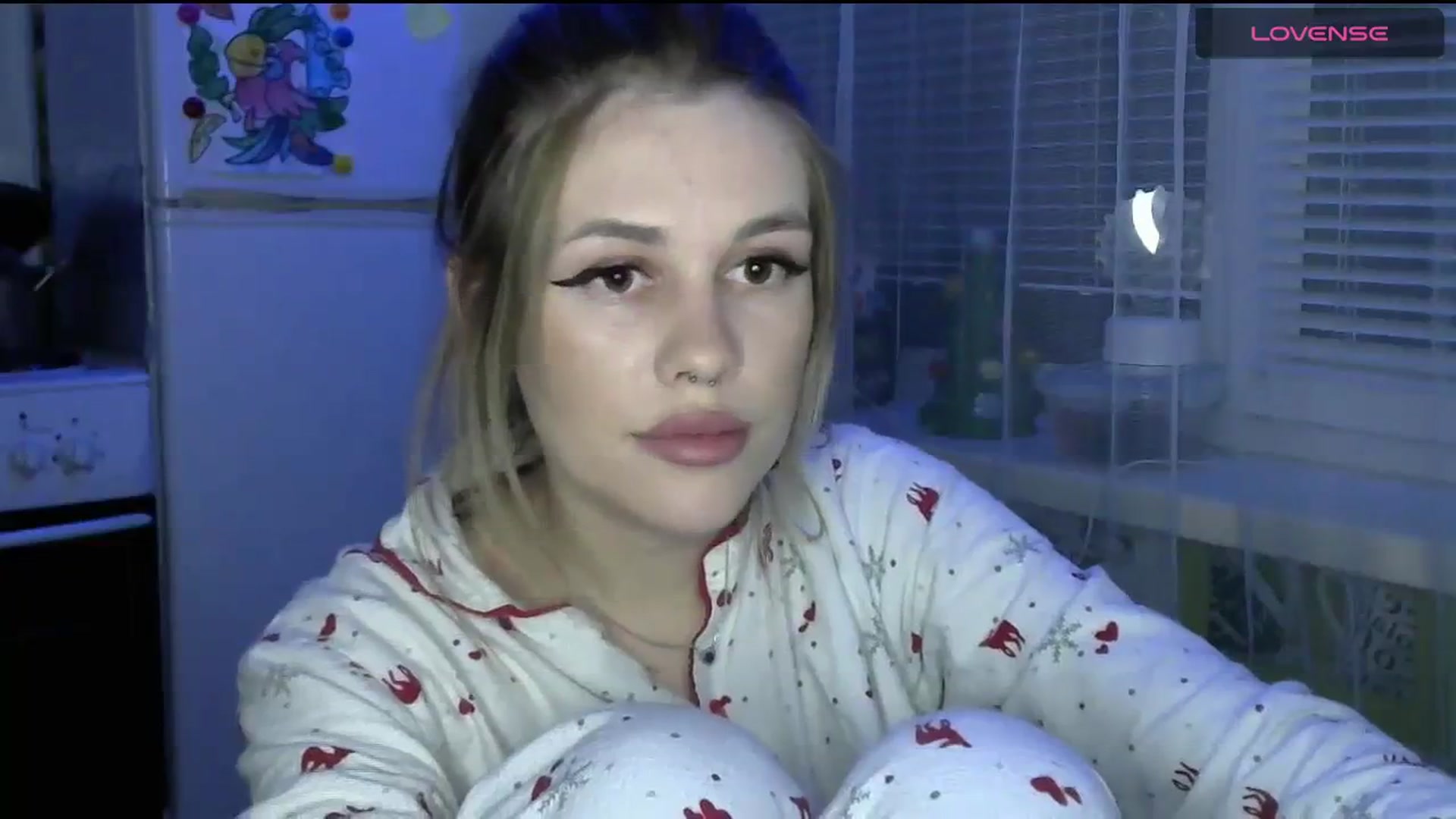 Gallery image thumbnail from Ellixr's myfreecams stream on, 01/02/2024, 20:30 image 11 of 20