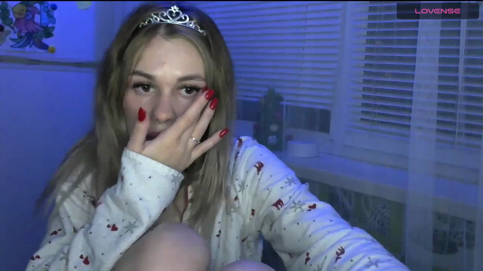 Gallery image thumbnail from Ellixr's myfreecams stream on, 01/03/2024, 21:12 image 19 of 20