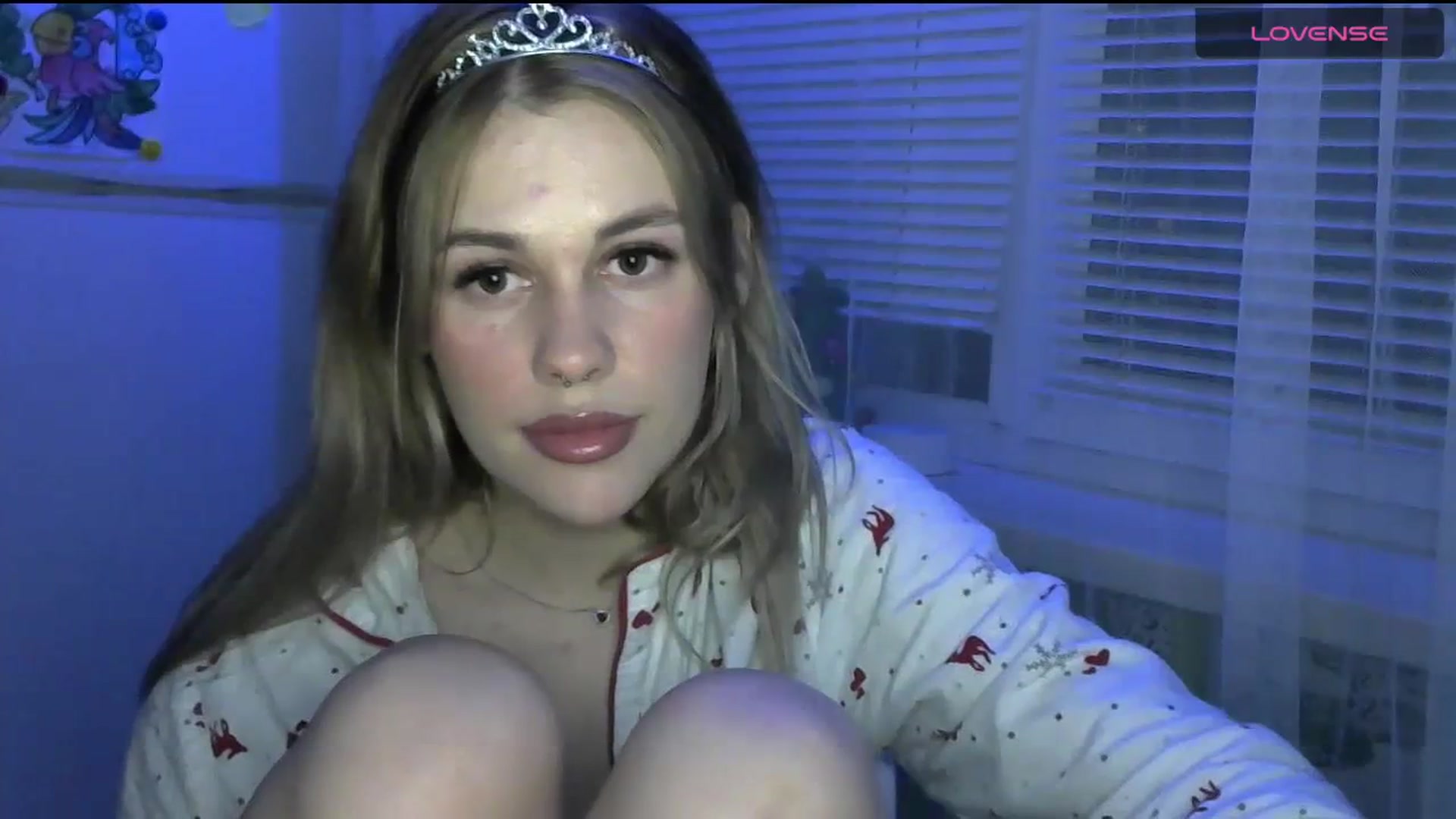 Gallery image thumbnail from Ellixr's myfreecams stream on, 01/03/2024, 21:12 image 16 of 20