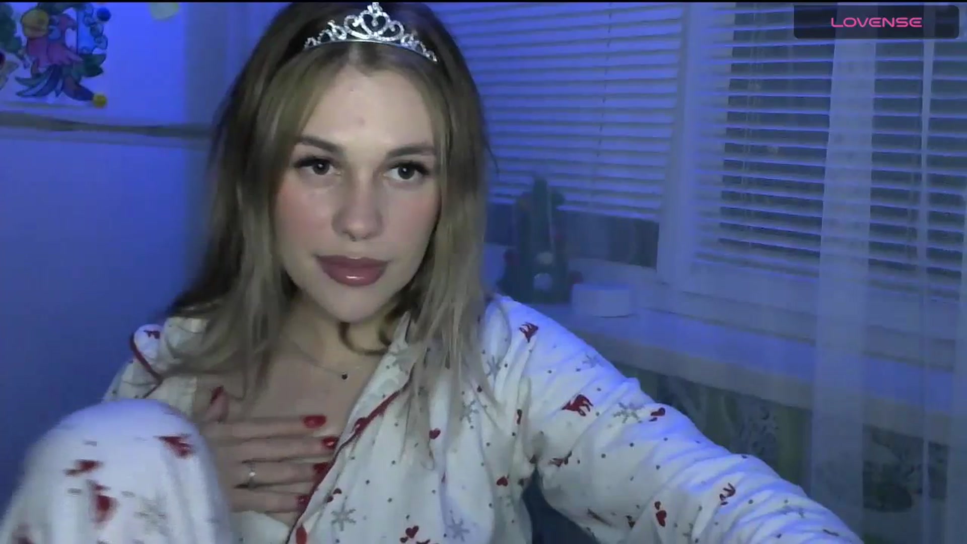 Gallery image thumbnail from Ellixr's myfreecams stream on, 01/03/2024, 21:12 image 5 of 20