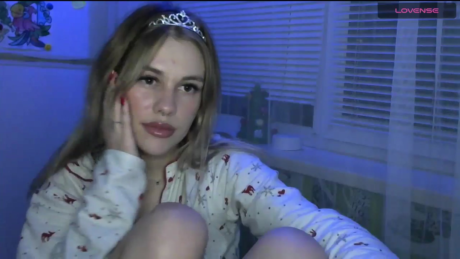 Gallery image thumbnail from Ellixr's myfreecams stream on, 01/03/2024, 21:12 image 20 of 20