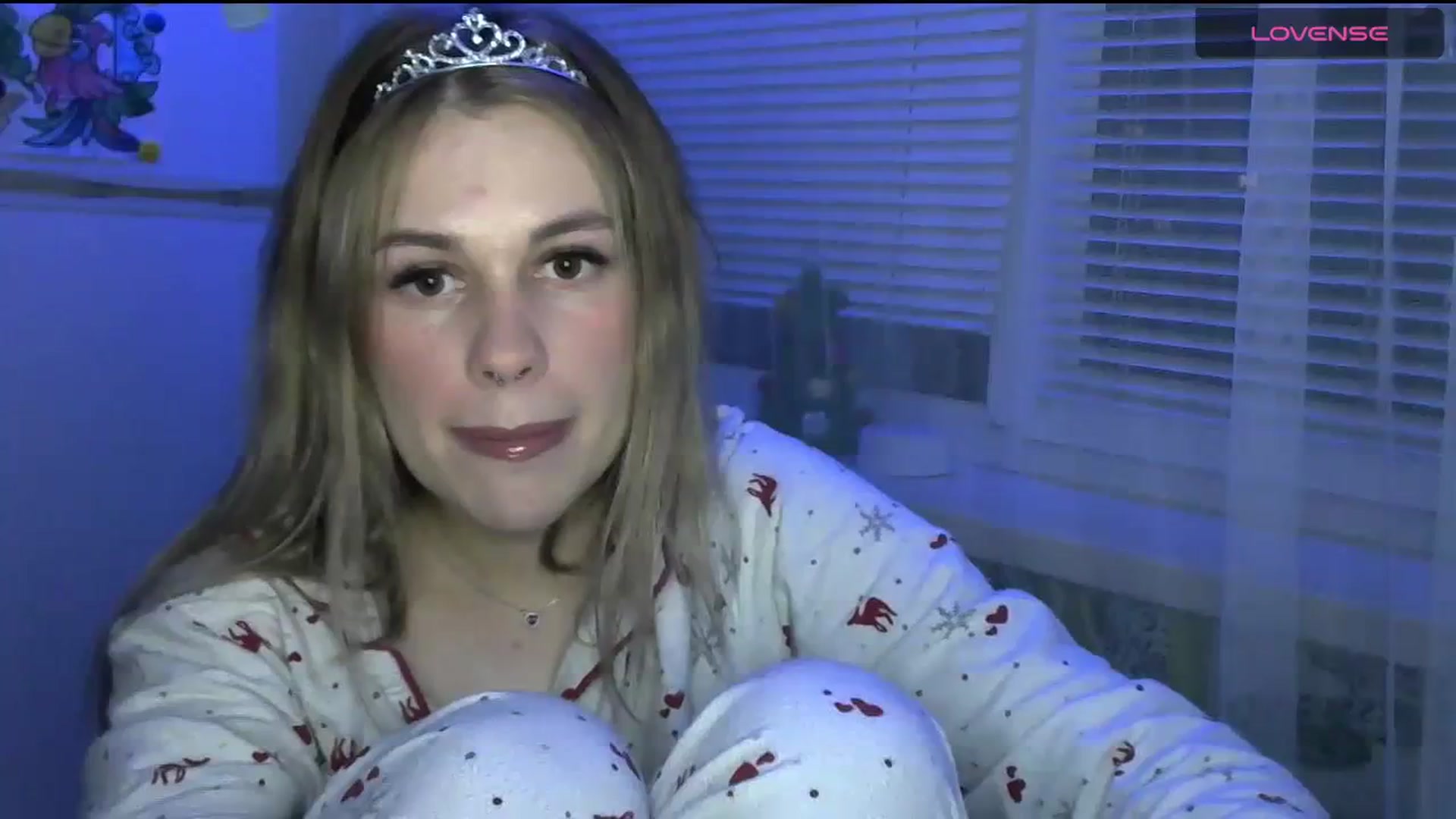 Gallery image thumbnail from Ellixr's myfreecams stream on, 01/03/2024, 21:12 image 4 of 20