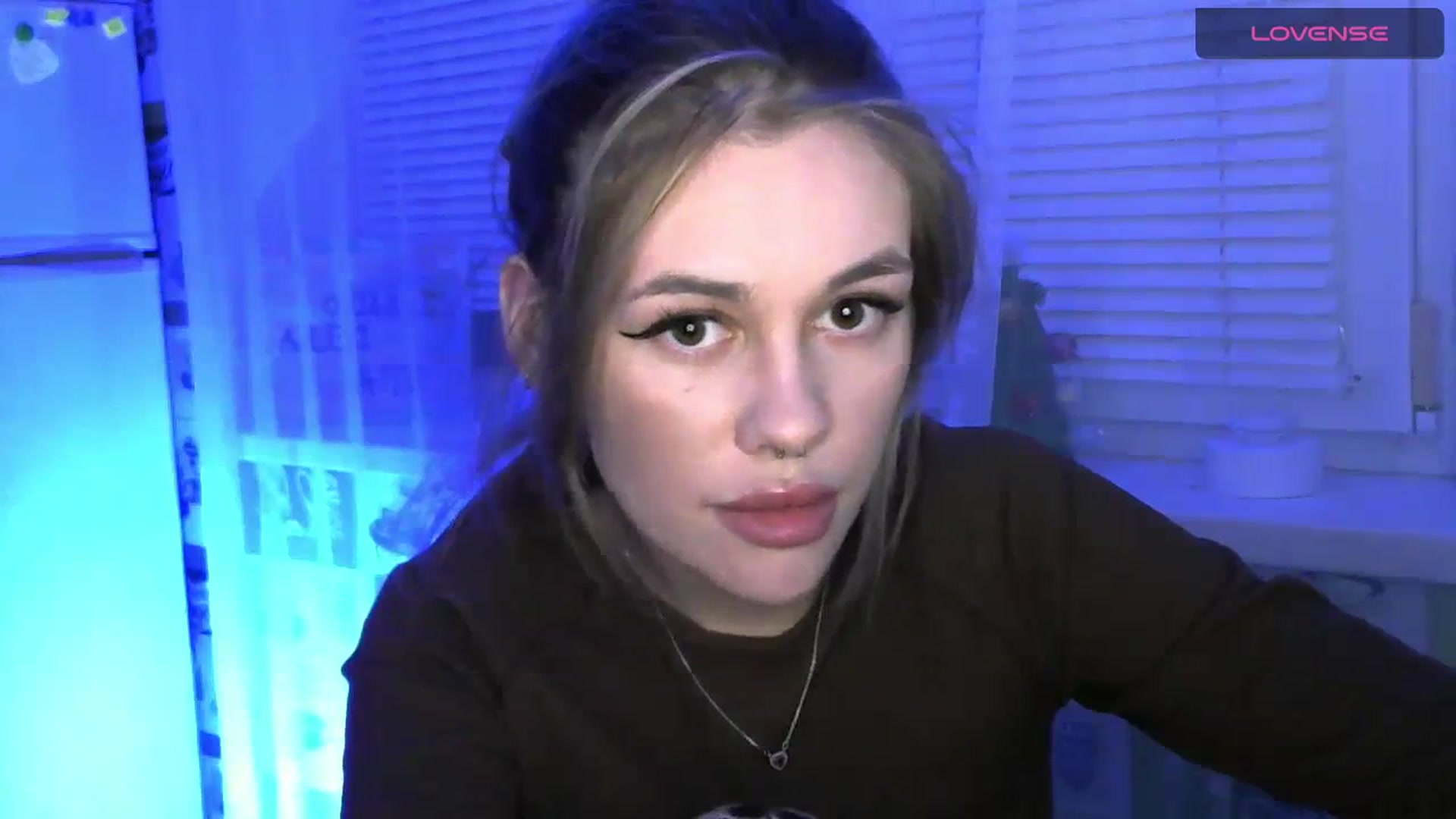 Gallery image thumbnail from Ellixr's myfreecams stream on, 01/07/2024, 20:57 image 11 of 20