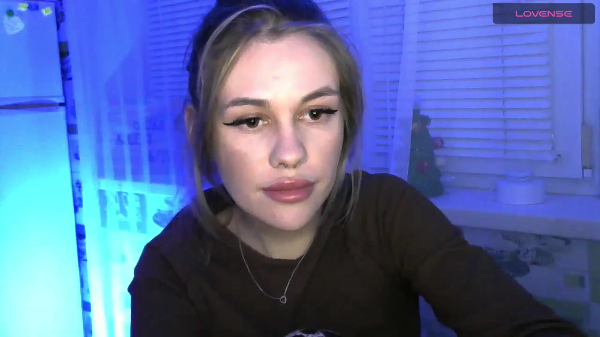 Gallery image thumbnail from Ellixr's myfreecams stream on, 01/07/2024, 20:57 image 17 of 20