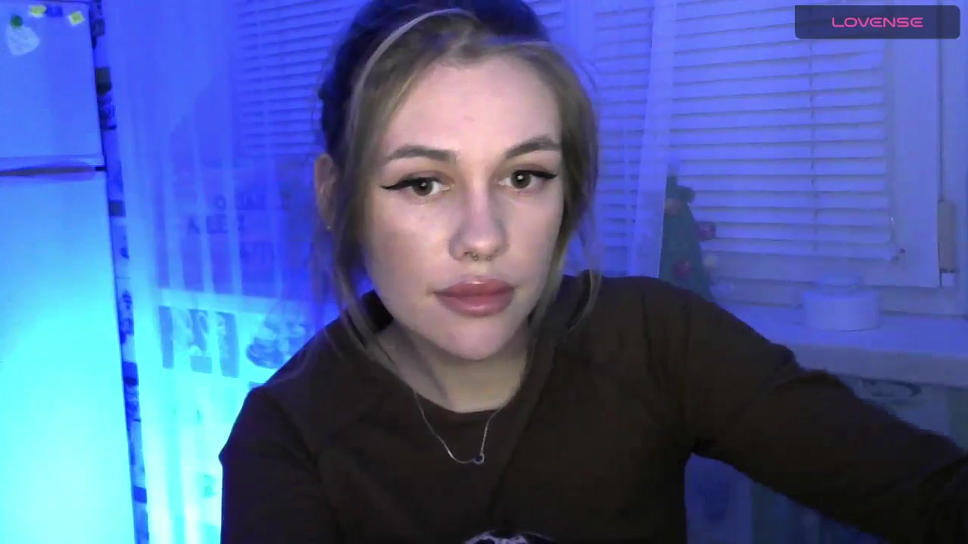 Gallery image thumbnail from Ellixr's myfreecams stream on, 01/07/2024, 20:57 image 14 of 20