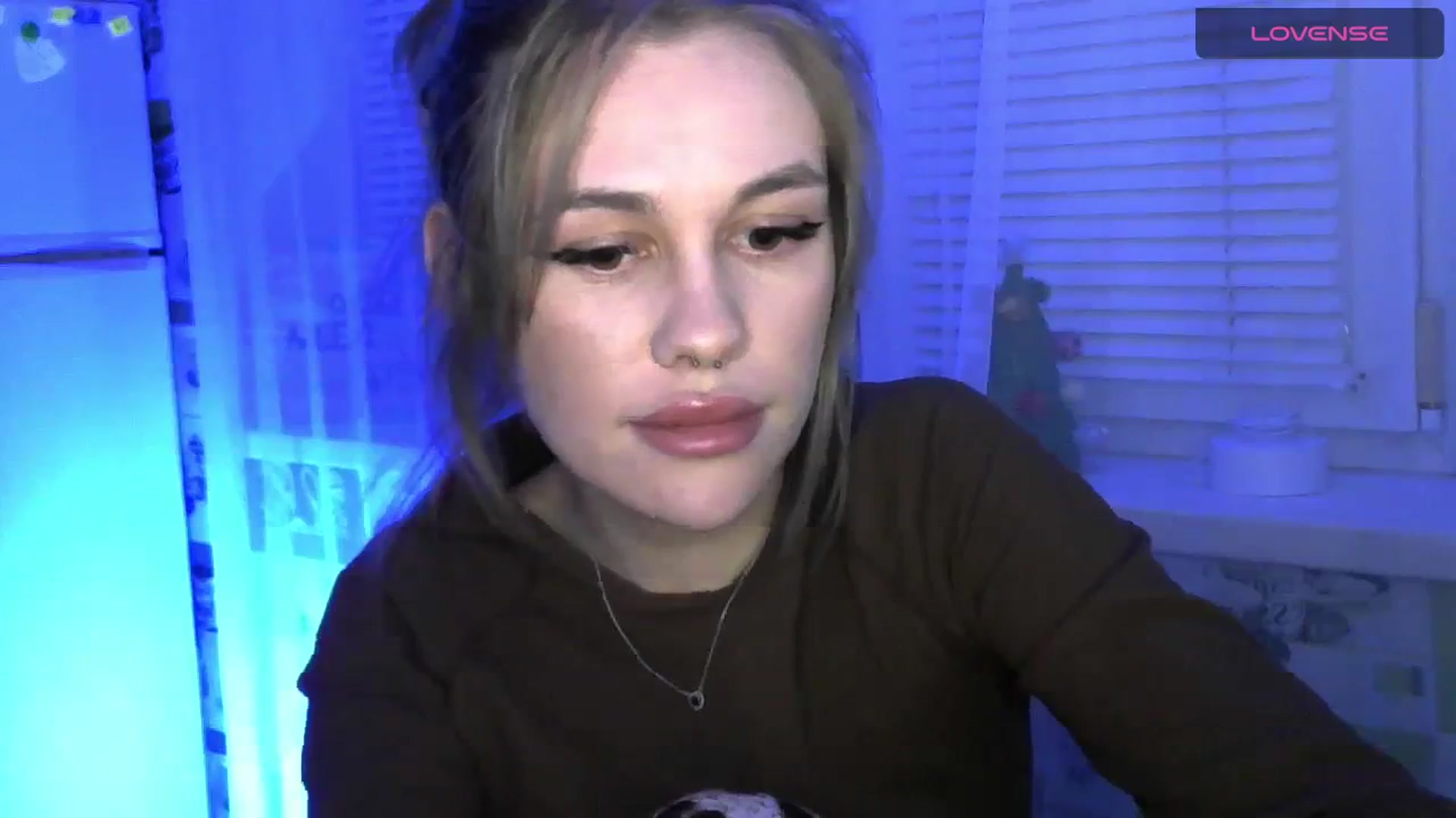 Gallery image thumbnail from Ellixr's myfreecams stream on, 01/07/2024, 21:38 image 12 of 20