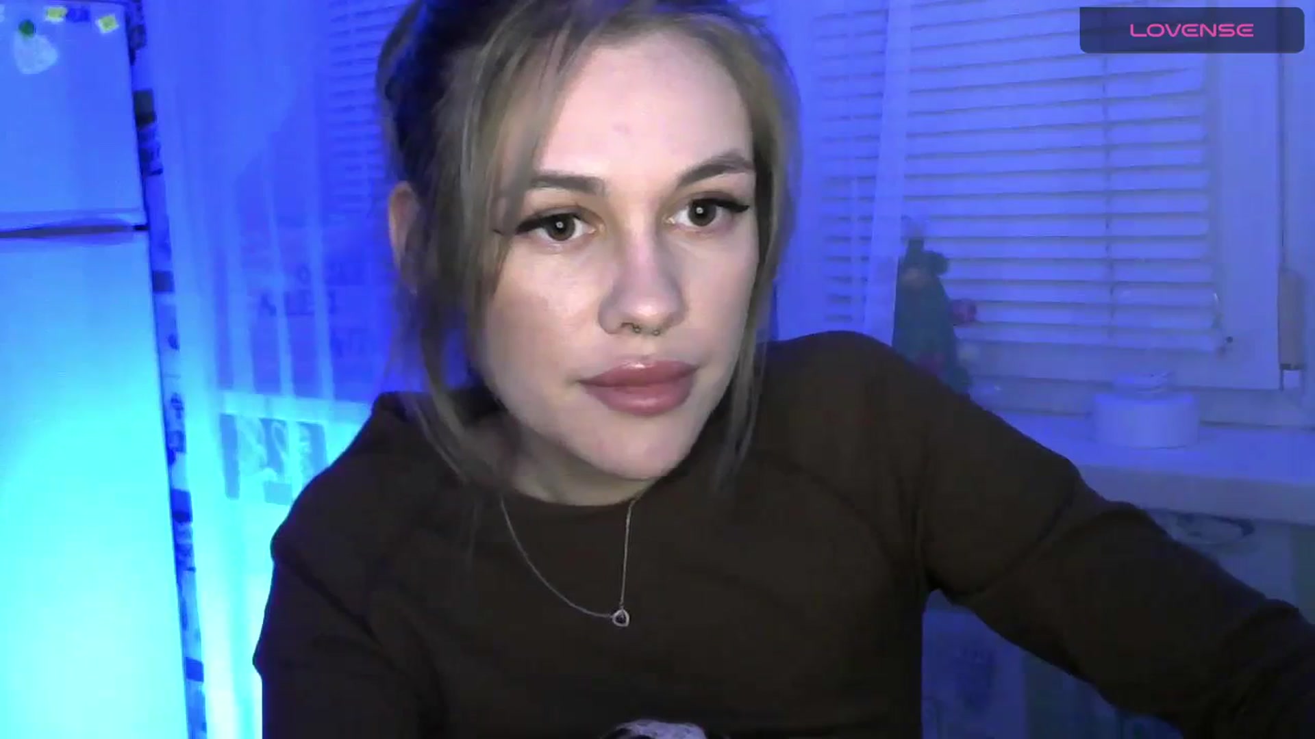 Gallery image thumbnail from Ellixr's myfreecams stream on, 01/07/2024, 21:38 image 17 of 20