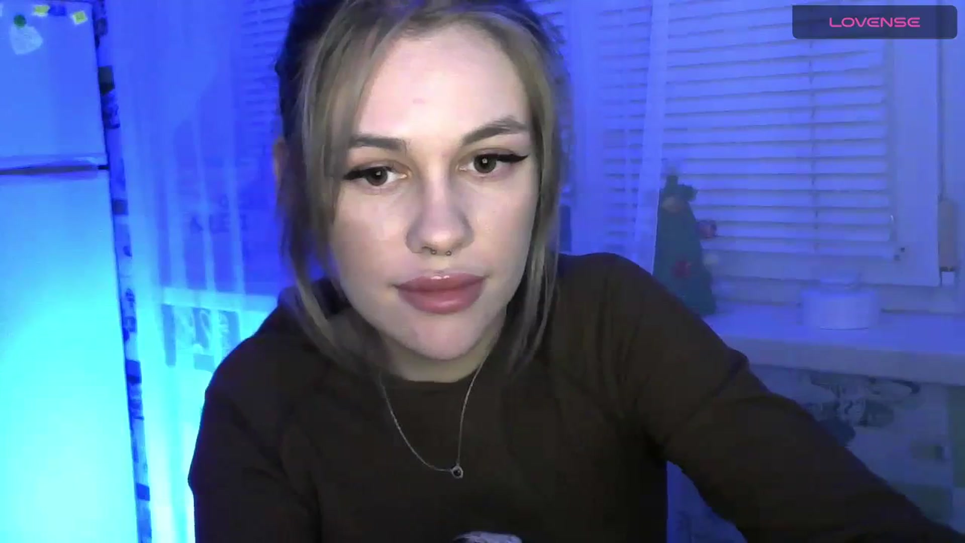 Gallery image thumbnail from Ellixr's myfreecams stream on, 01/07/2024, 21:38 image 18 of 20
