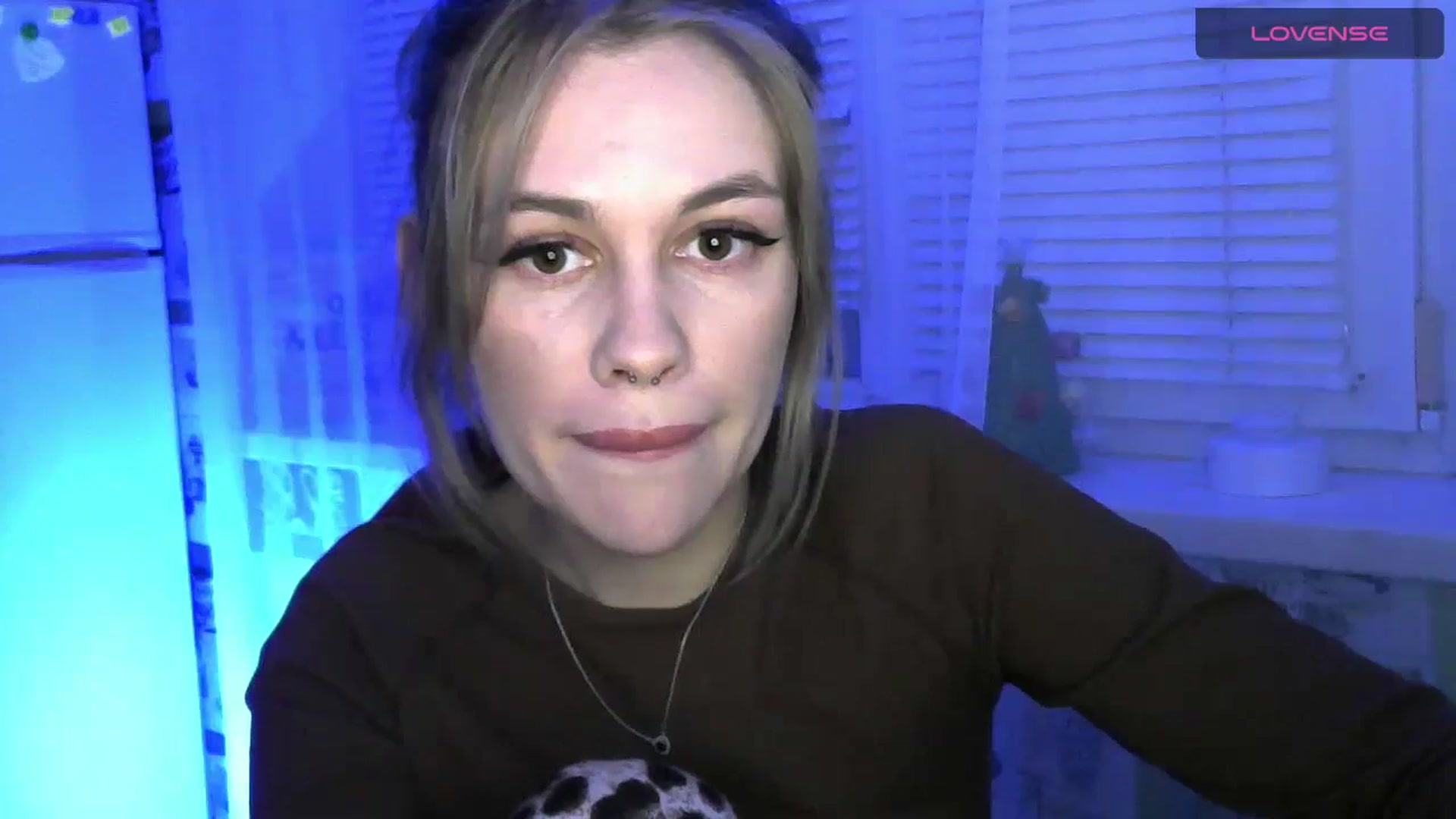 Gallery image thumbnail from Ellixr's myfreecams stream on, 01/07/2024, 21:38 image 2 of 20