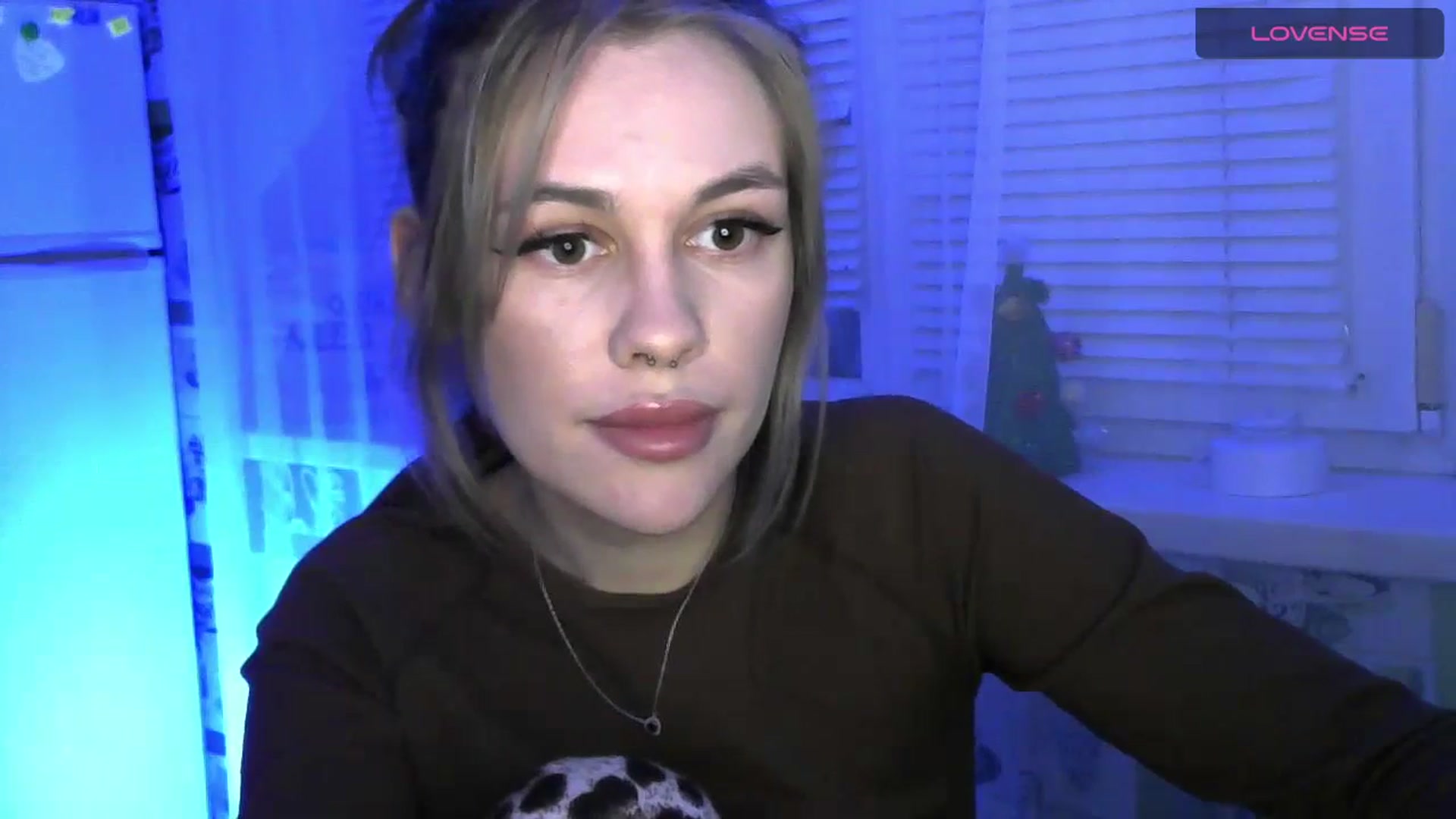 Gallery image thumbnail from Ellixr's myfreecams stream on, 01/07/2024, 21:38 image 3 of 20