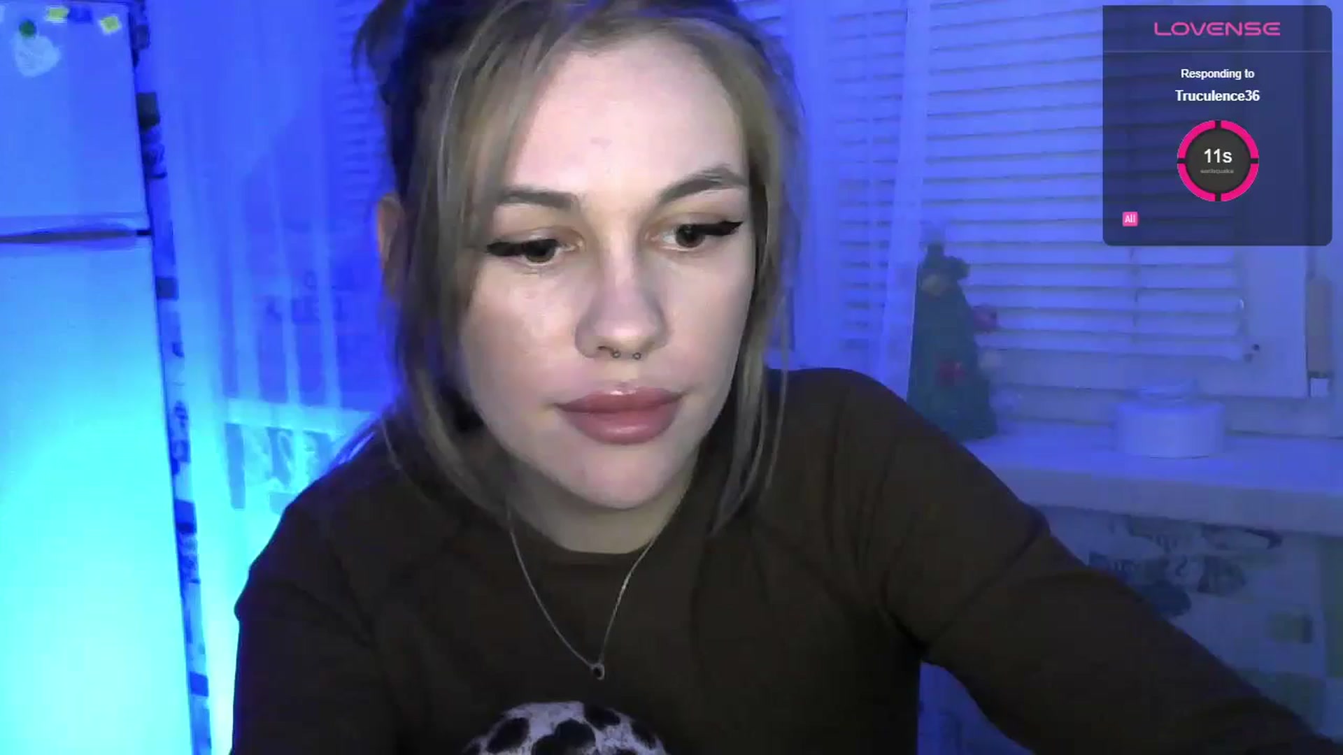 Gallery image thumbnail from Ellixr's myfreecams stream on, 01/07/2024, 21:38 image 6 of 20