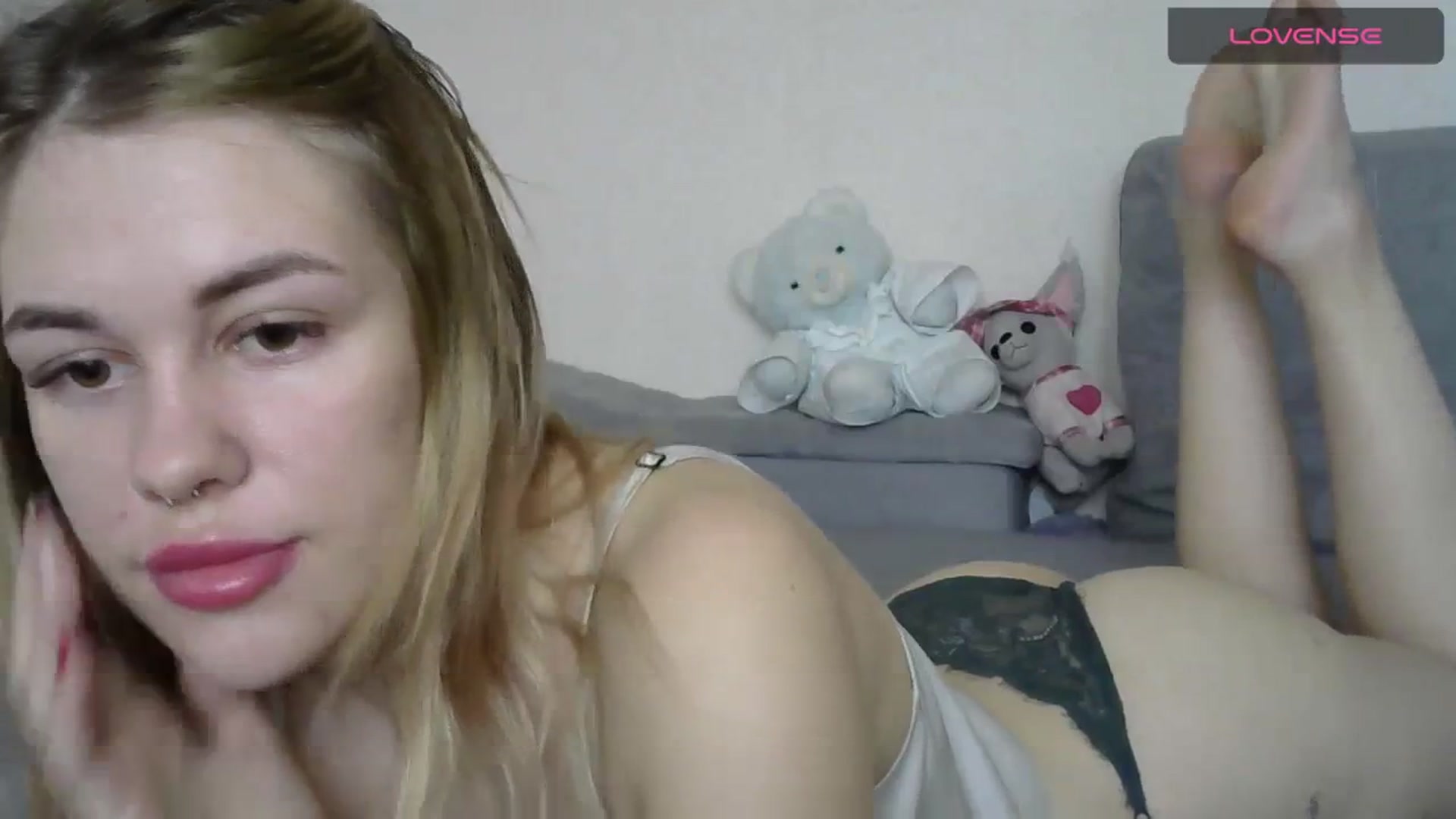 Gallery image thumbnail from Ellixr's myfreecams stream on, 02/17/2024, 12:27 image 15 of 20