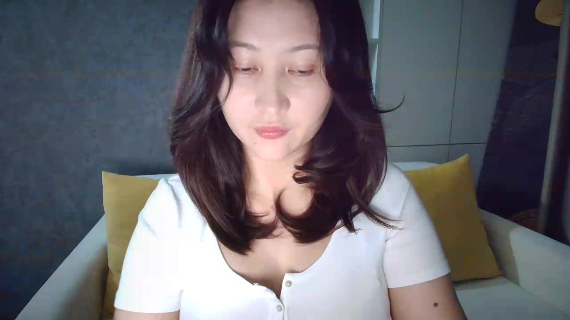Gallery image thumbnail from Ellle's myfreecams stream on, 06/21/2026, 22:34 image 2 of 20