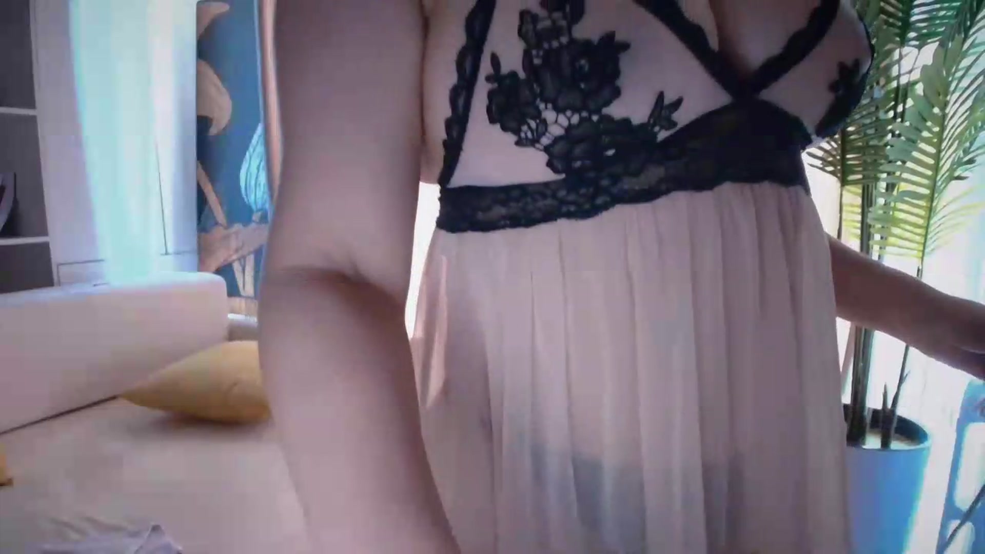 Gallery image thumbnail from Ellle's myfreecams stream on, 07/05/2026, 01:45 image 14 of 20