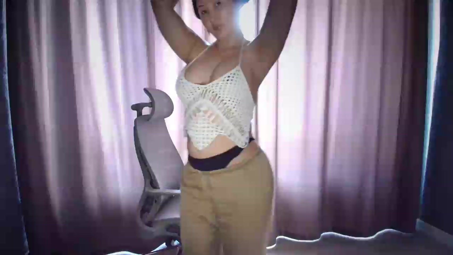 Gallery image thumbnail from Ellle's myfreecams stream on, 07/27/2026, 03:34 image 16 of 20