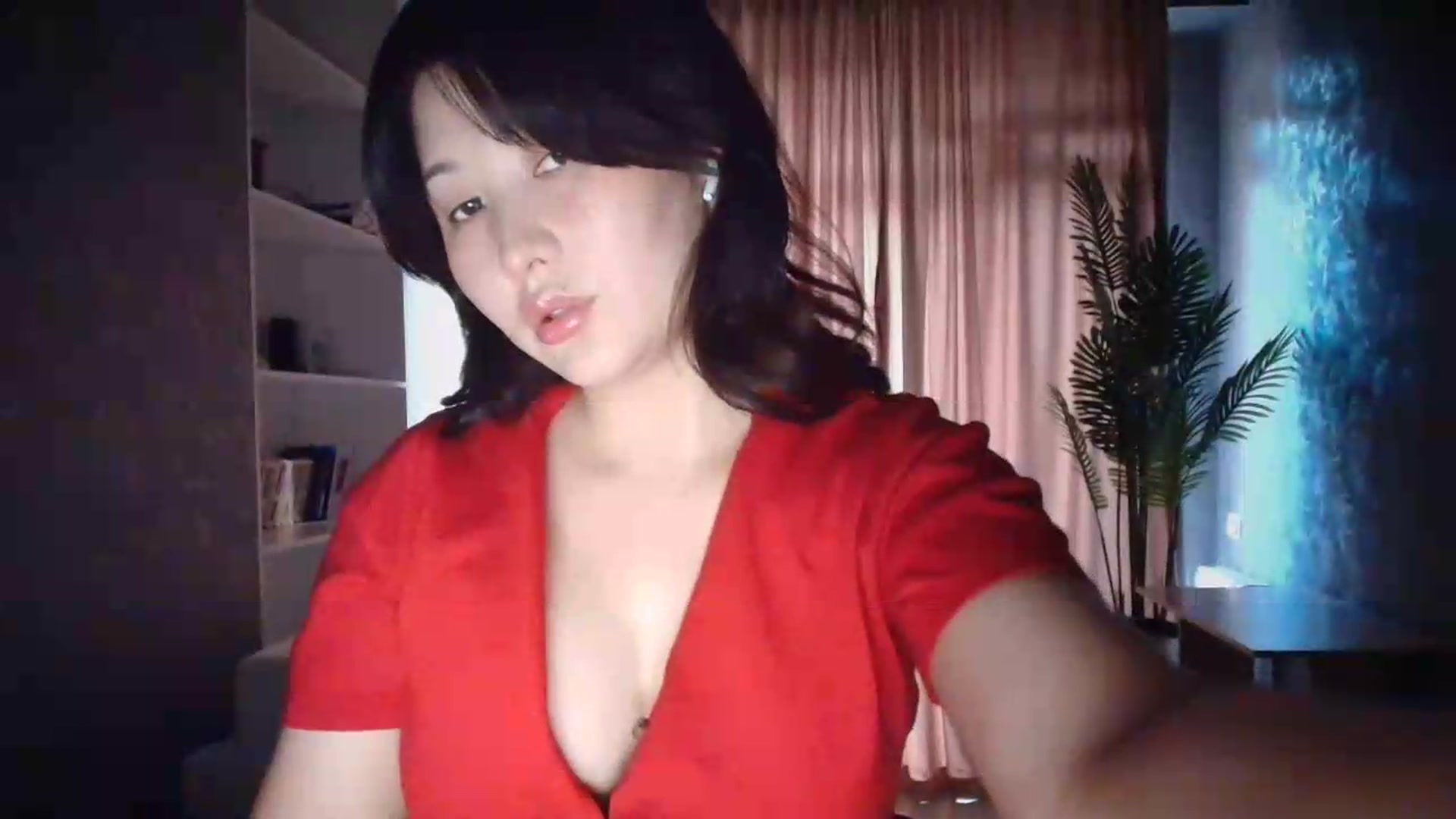 Gallery image thumbnail from Ellle's myfreecams stream on, 07/29/2026, 24:31 image 4 of 20