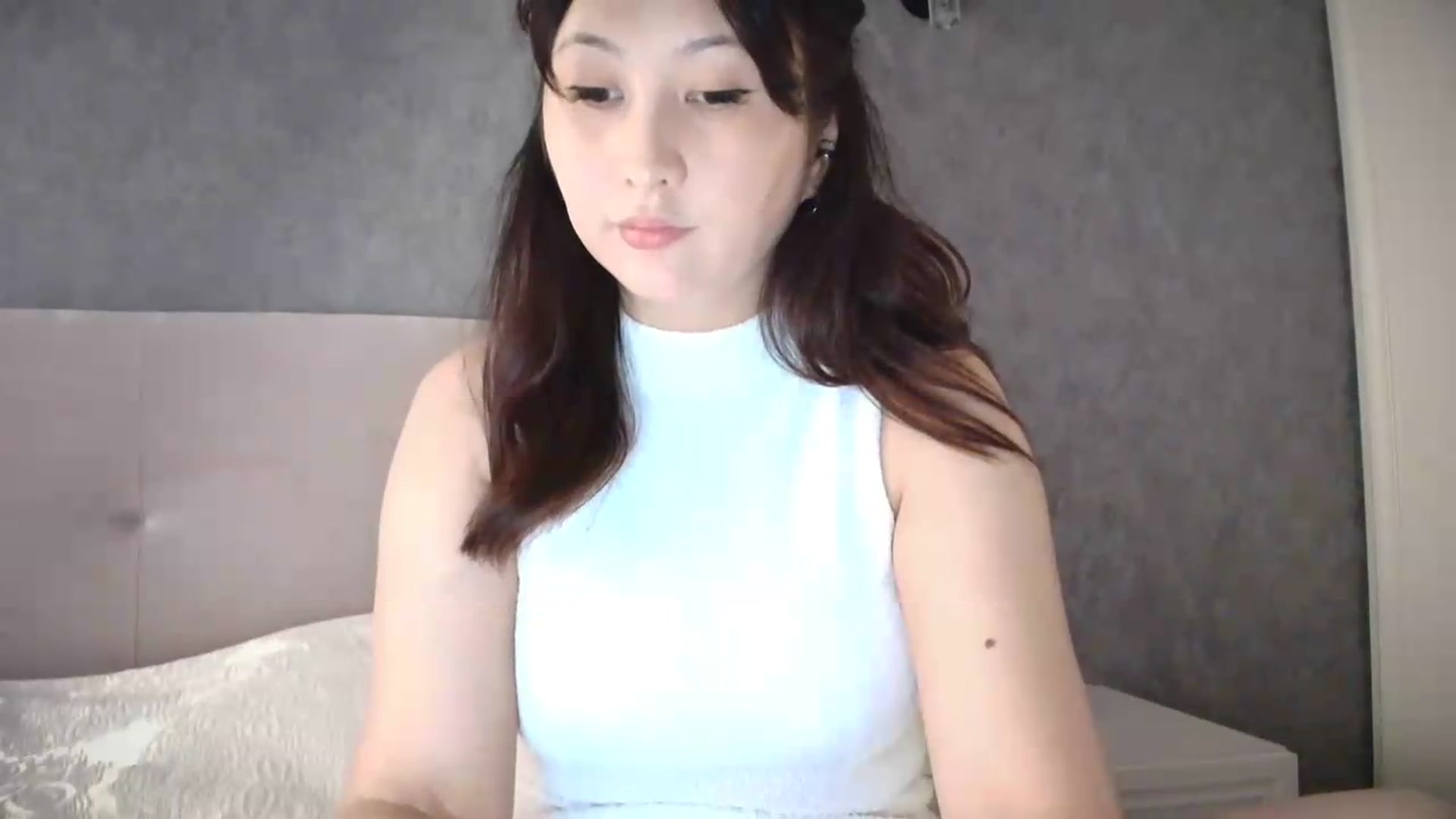 Gallery image thumbnail from Ellle's myfreecams stream on, 08/03/2026, 05:02 image 9 of 20