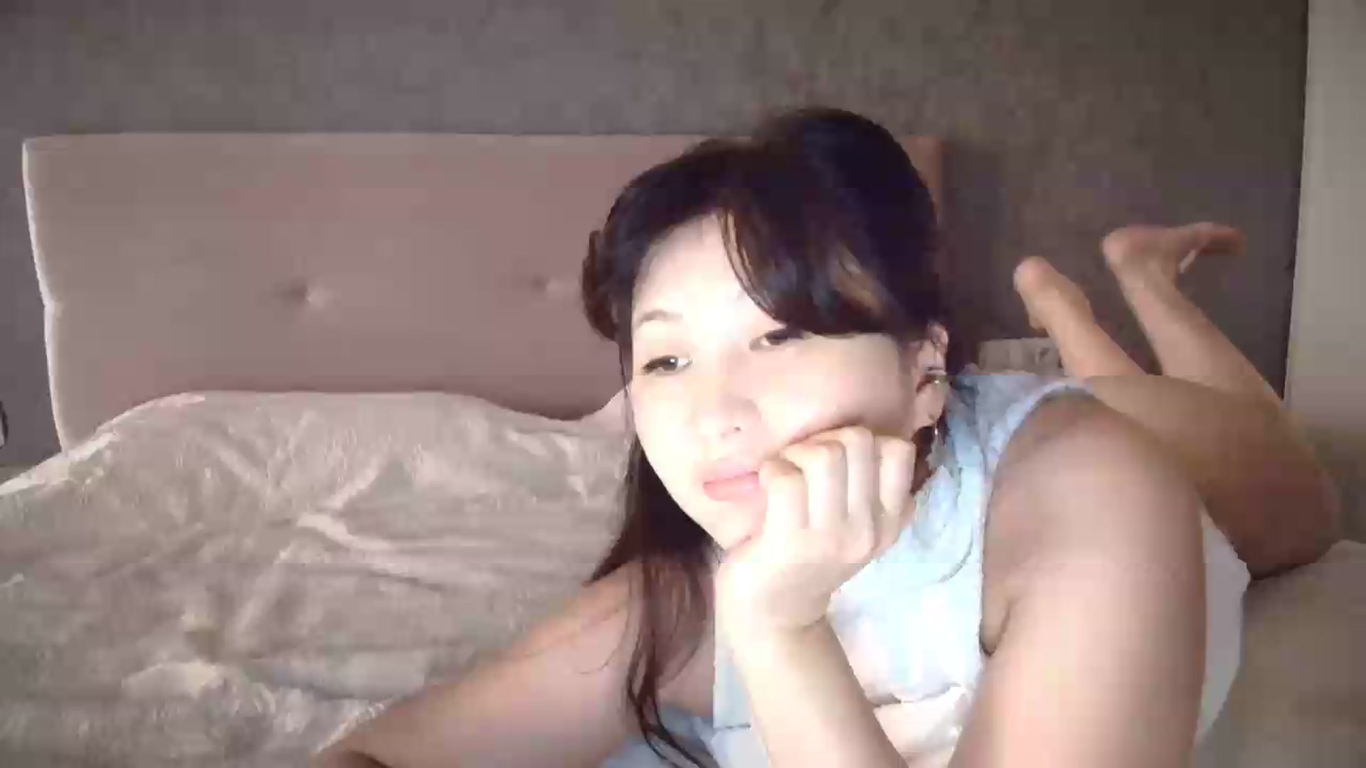 Gallery image thumbnail from Ellle's myfreecams stream on, 08/03/2026, 07:02 image 7 of 20
