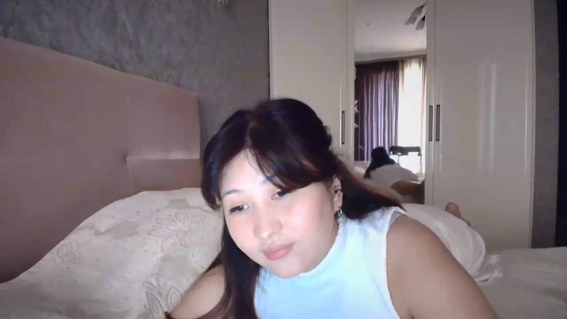 Gallery image thumbnail from Ellle's myfreecams stream on, 08/03/2026, 07:02 image 4 of 20