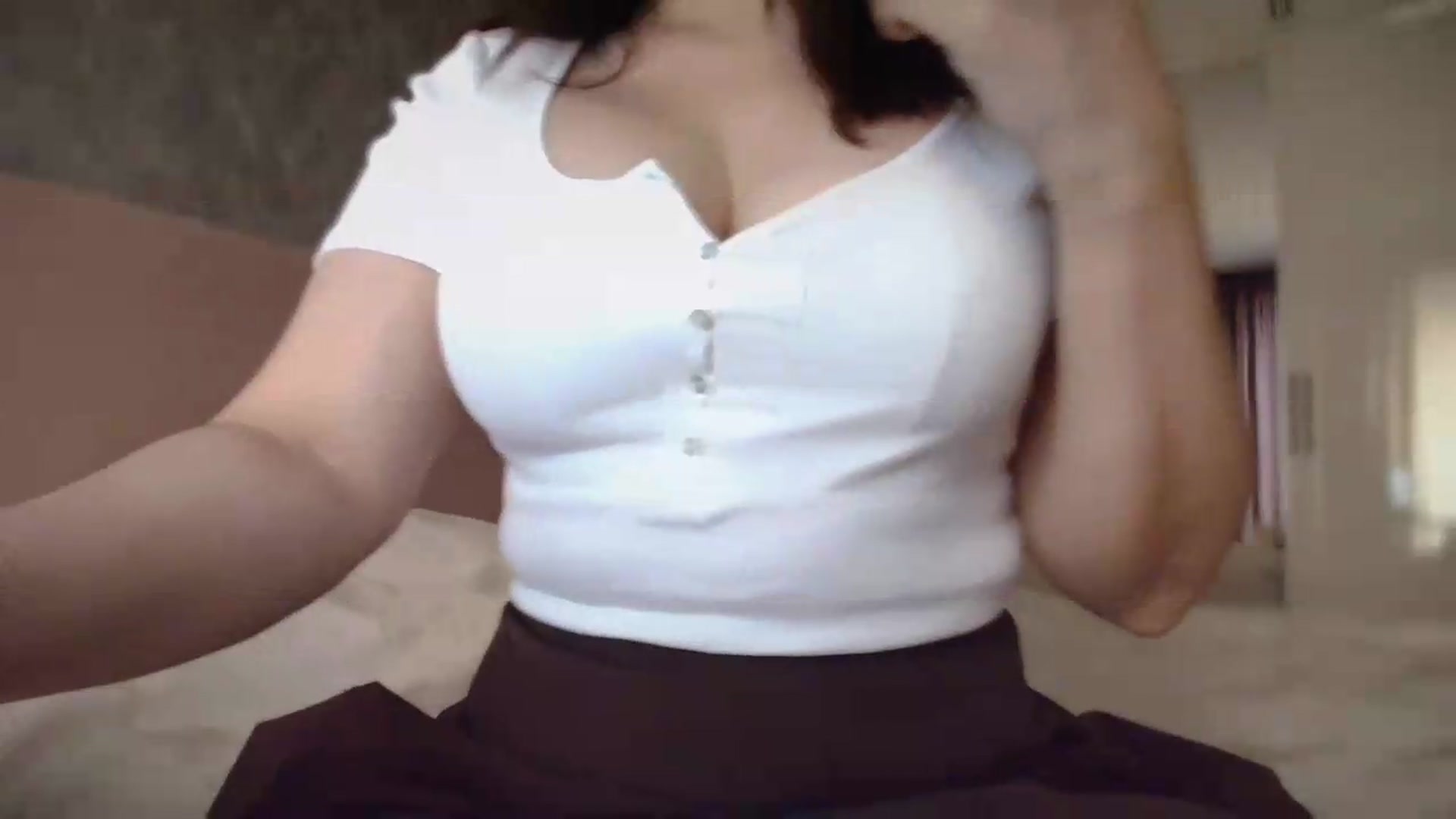 Gallery image thumbnail from Ellle's myfreecams stream on, 08/04/2026, 05:27 image 14 of 20
