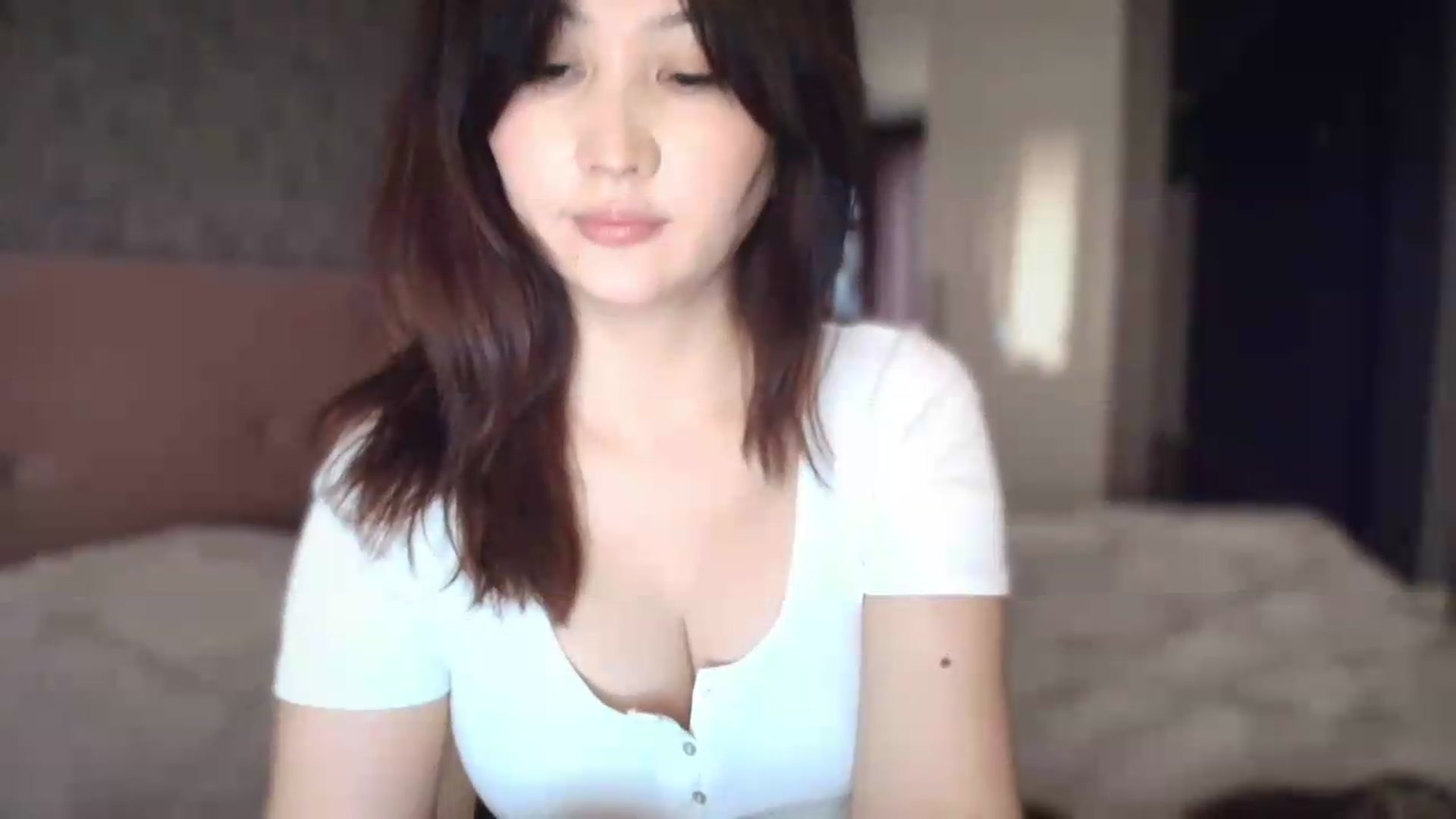Gallery image thumbnail from Ellle's myfreecams stream on, 08/04/2026, 05:50 image 9 of 20