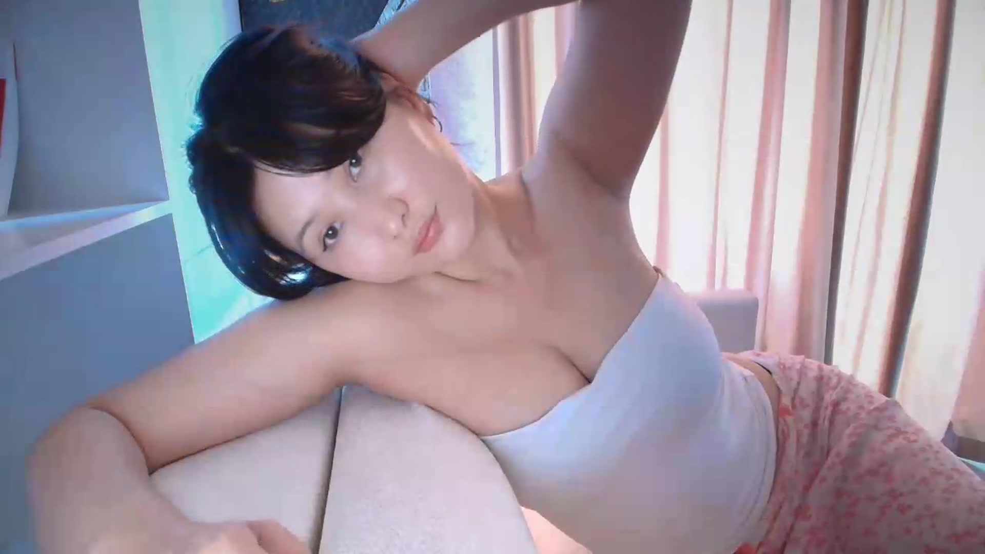 Gallery image thumbnail from Ellle's myfreecams stream on, 08/08/2026, 06:57 image 14 of 20