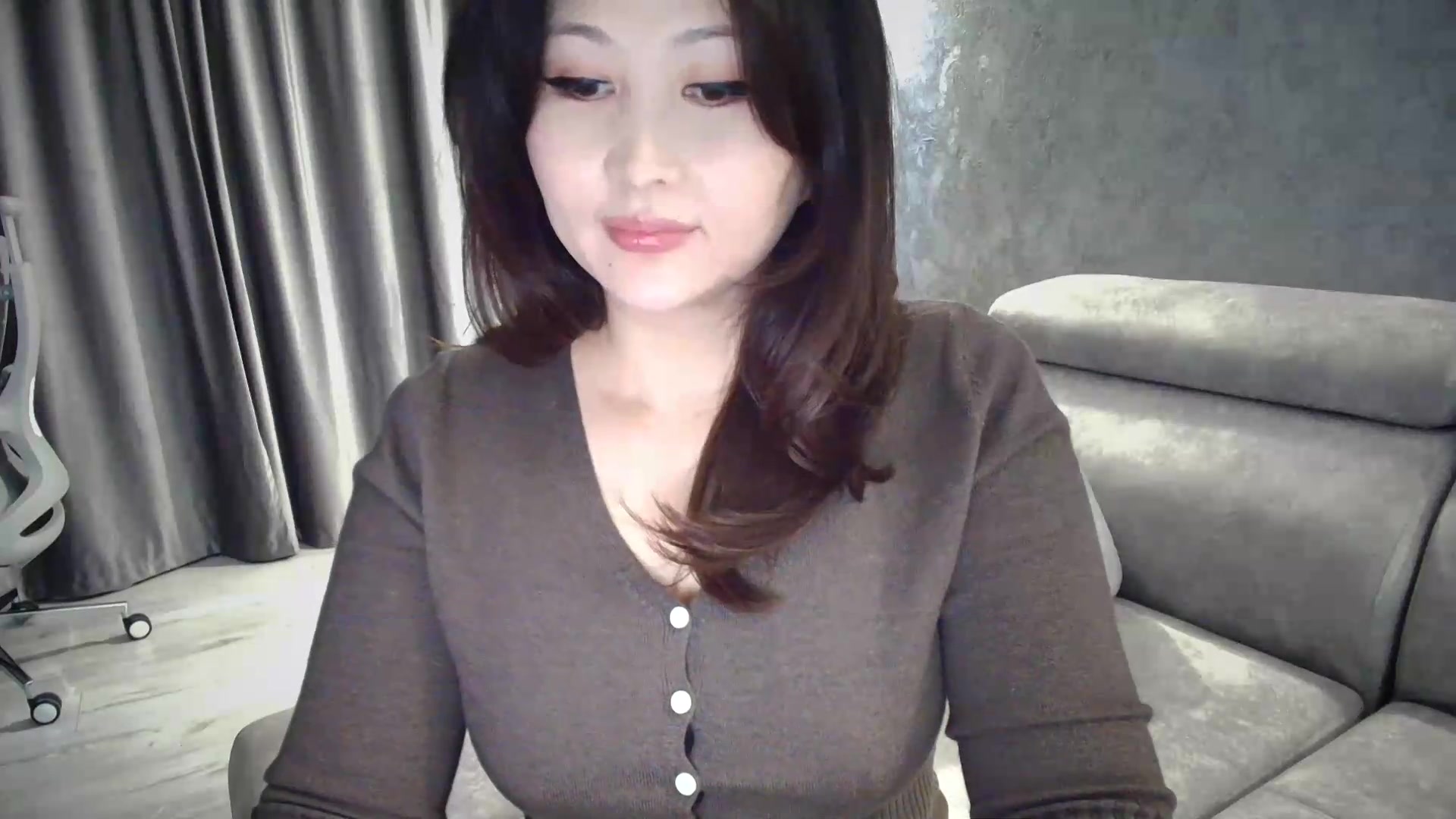 Gallery image thumbnail from Ellle's myfreecams stream on, 09/04/2026, 18:42 image 19 of 20