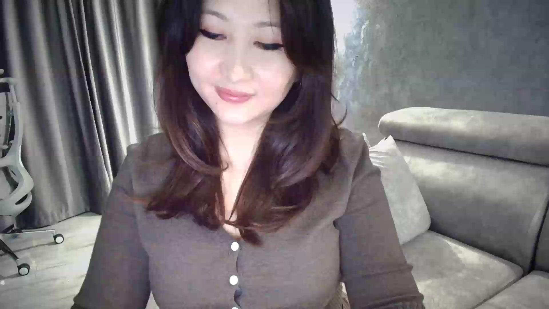 Gallery image thumbnail from Ellle's myfreecams stream on, 09/04/2026, 18:42 image 17 of 20