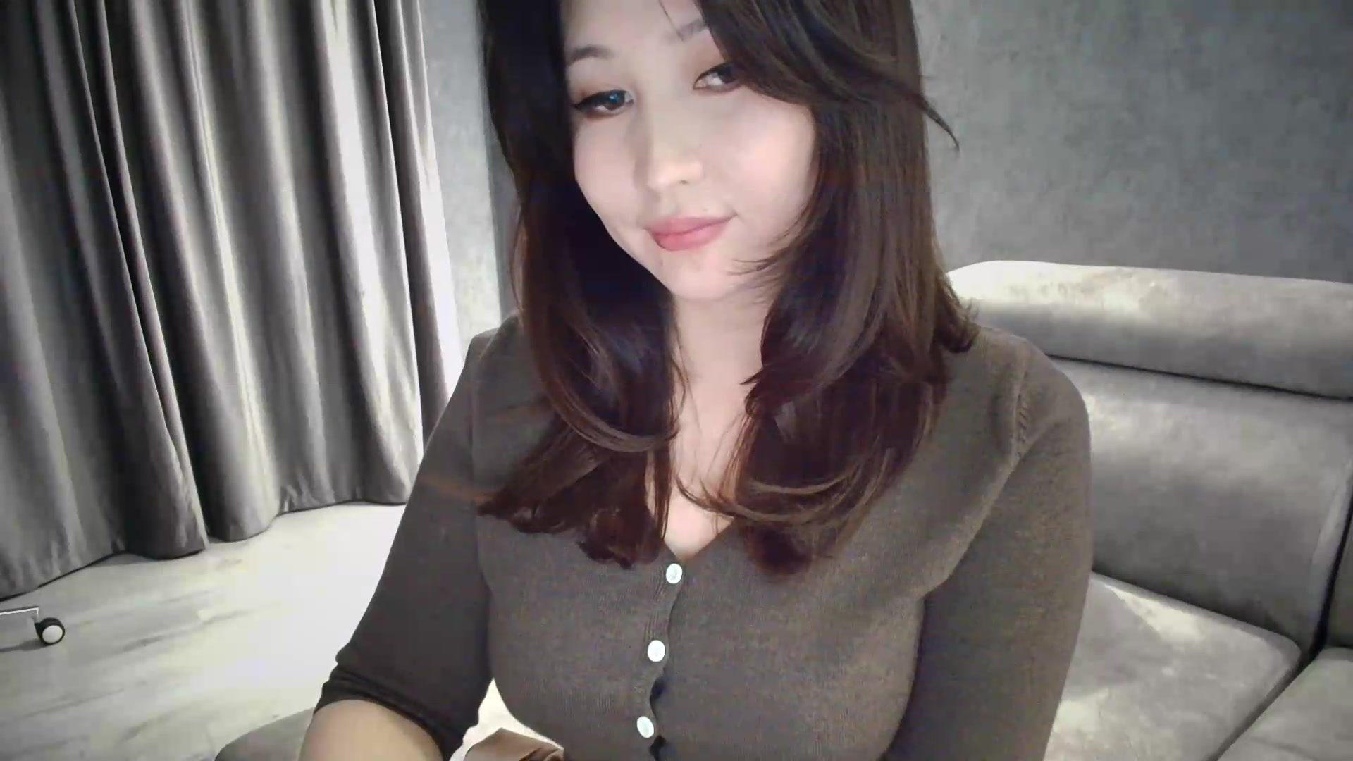 Gallery image thumbnail from Ellle's myfreecams stream on, 09/04/2026, 18:42 image 15 of 20