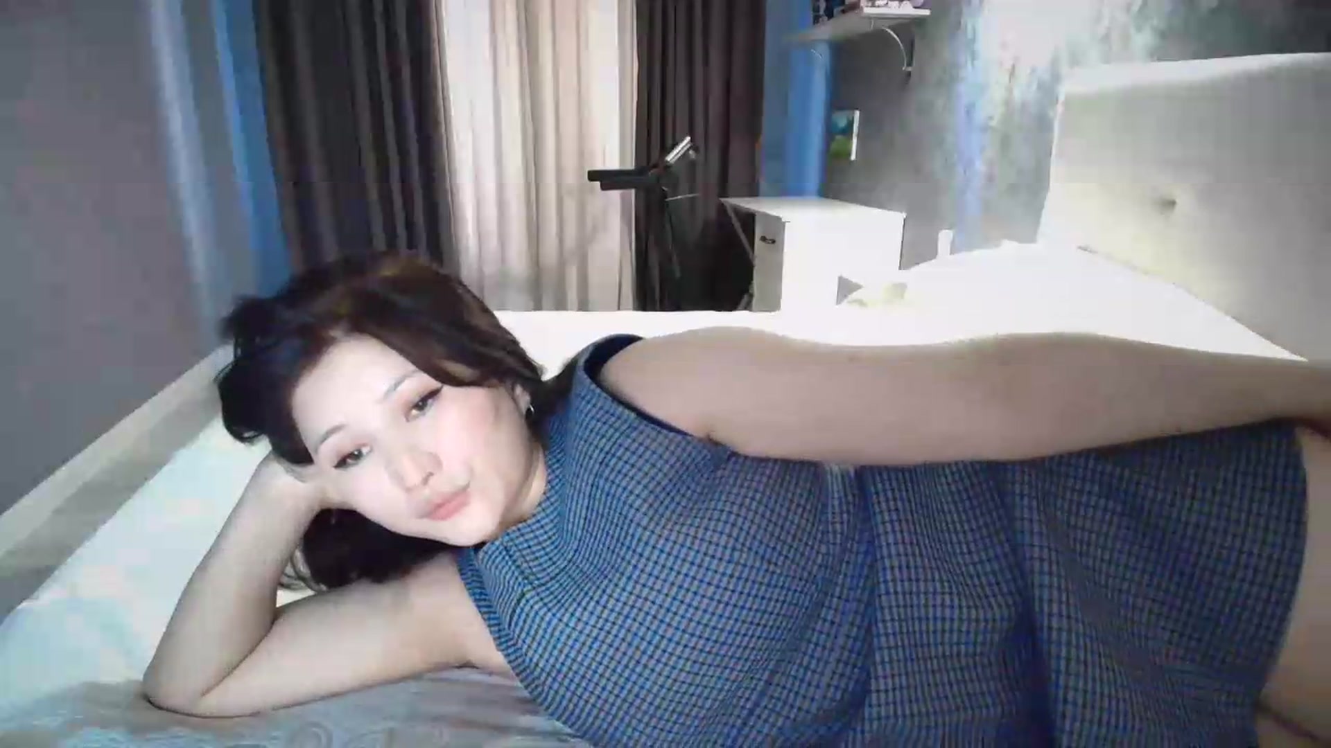 Gallery image thumbnail from Ellle's myfreecams stream on, 09/05/2026, 13:30 image 13 of 20