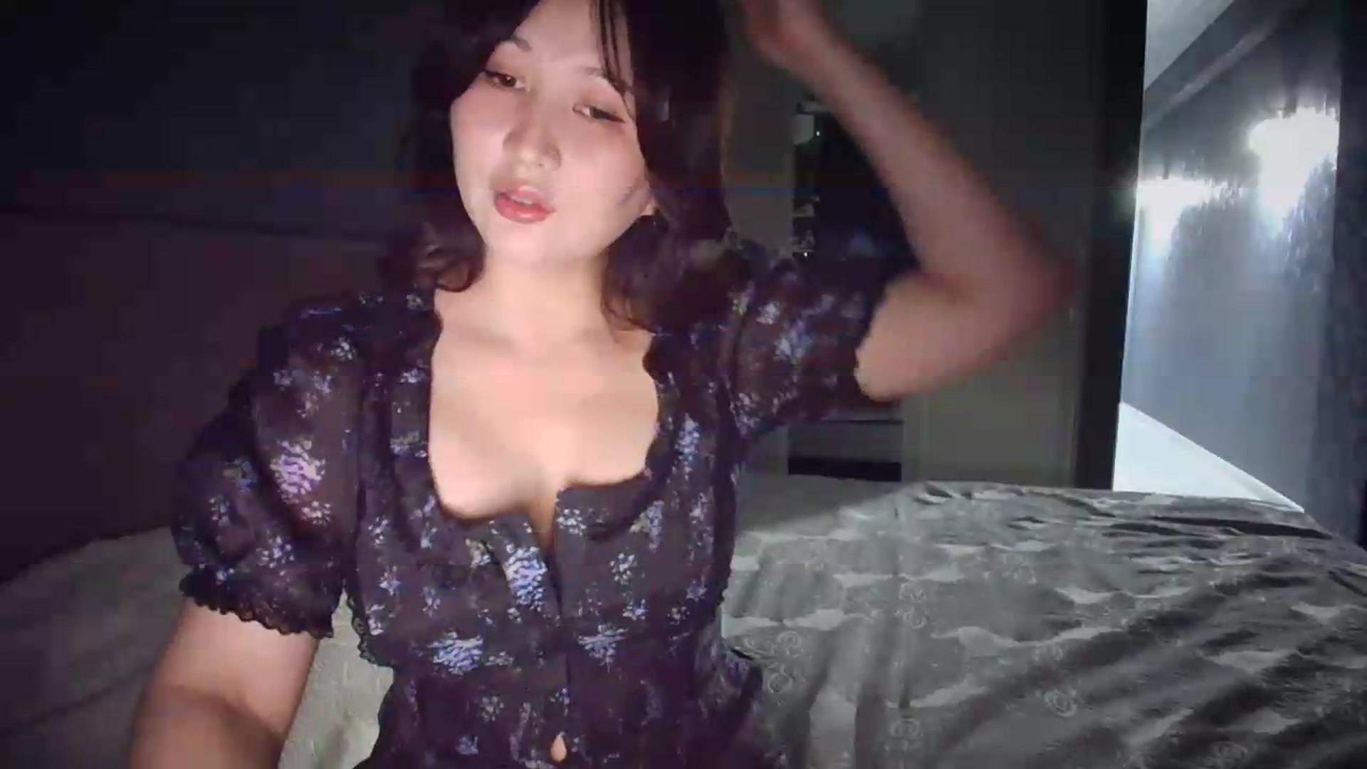 Gallery image thumbnail from Ellle's myfreecams stream on, 09/13/2026, 18:03 image 11 of 20