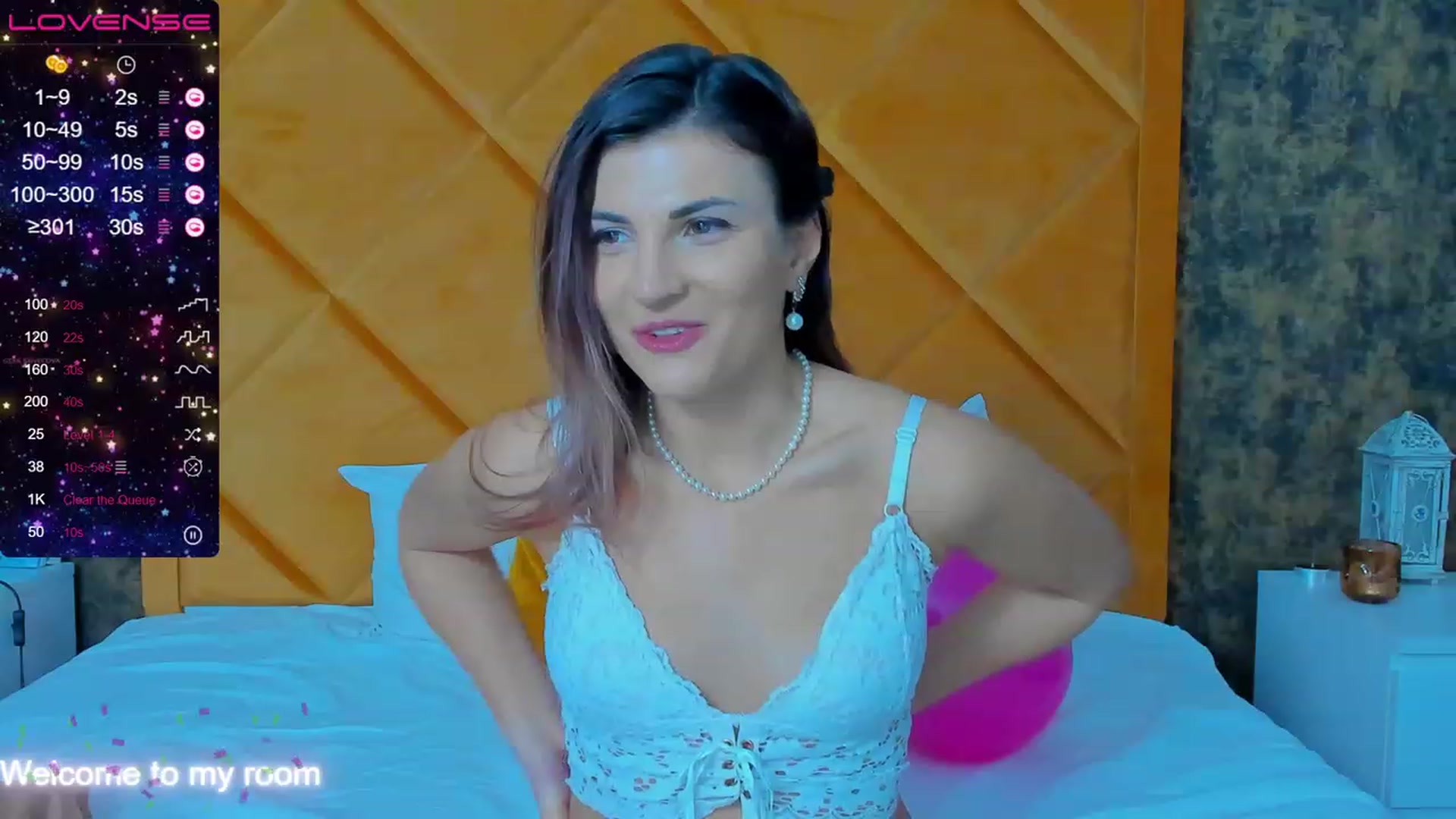 Gallery image thumbnail from Ellly_rosse's myfreecams stream on, 02/12/2023, 16:37 image 14 of 20