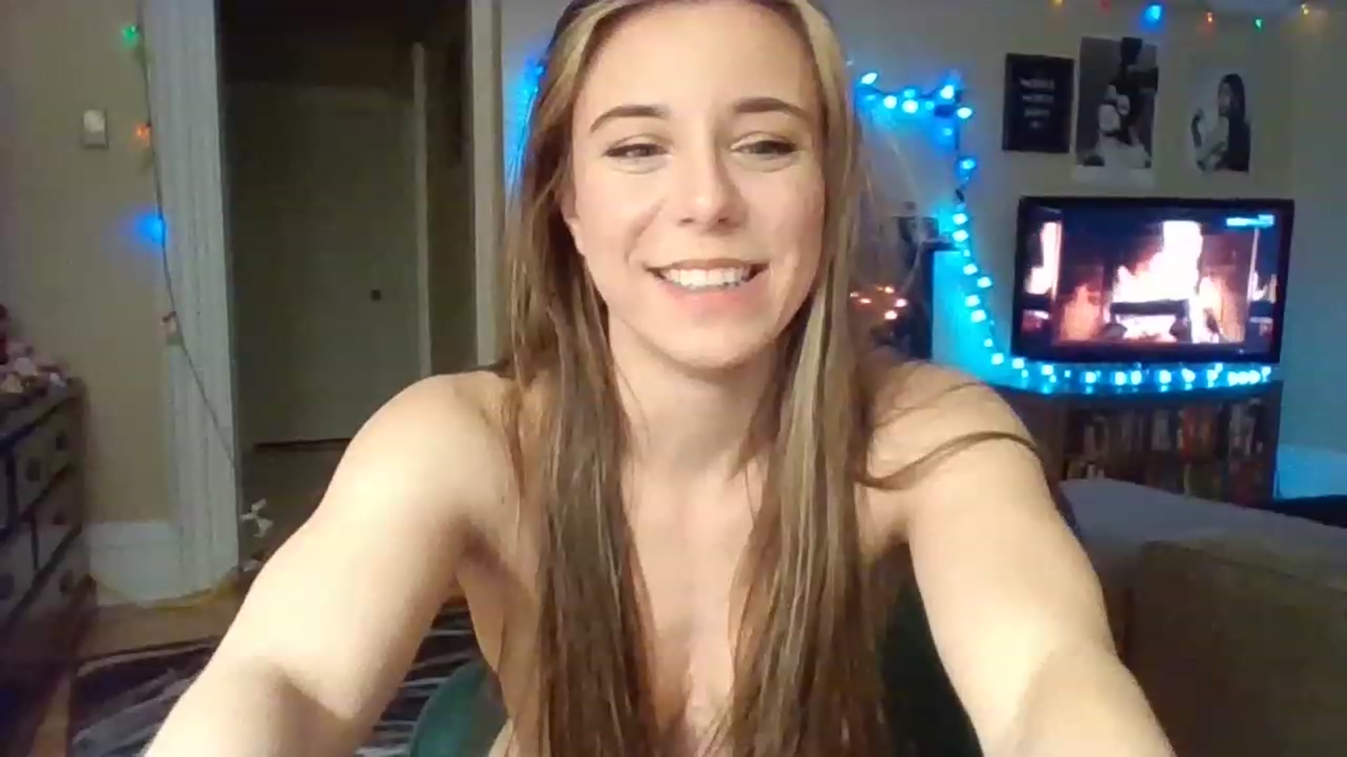 Gallery image thumbnail from EllyBunnie's myfreecams stream on, 03/16/2023, 02:56 image 12 of 20