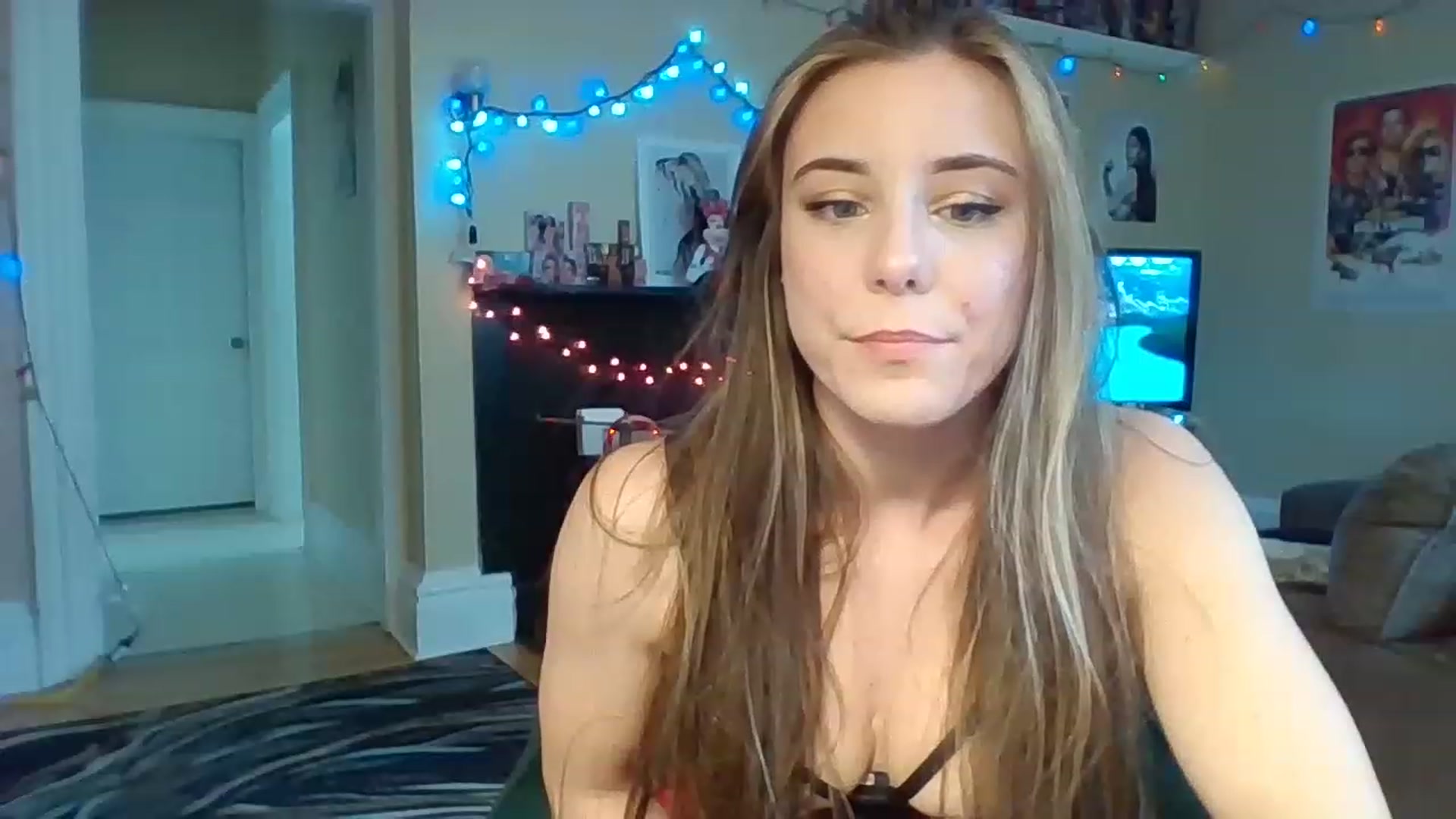 Gallery image thumbnail from EllyBunnie's myfreecams stream on, 03/16/2023, 17:16 image 15 of 20