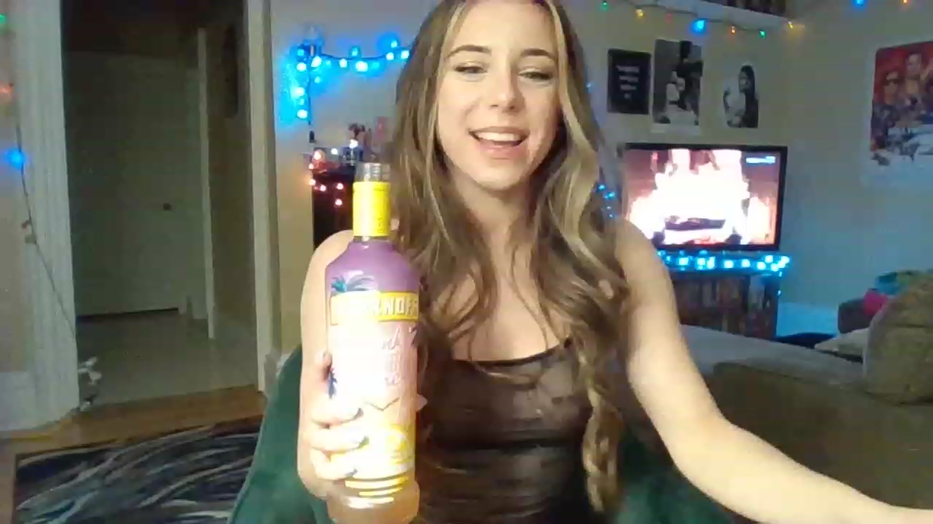 Gallery image thumbnail from EllyBunnie's myfreecams stream on, 03/22/2023, 03:43 image 1 of 20