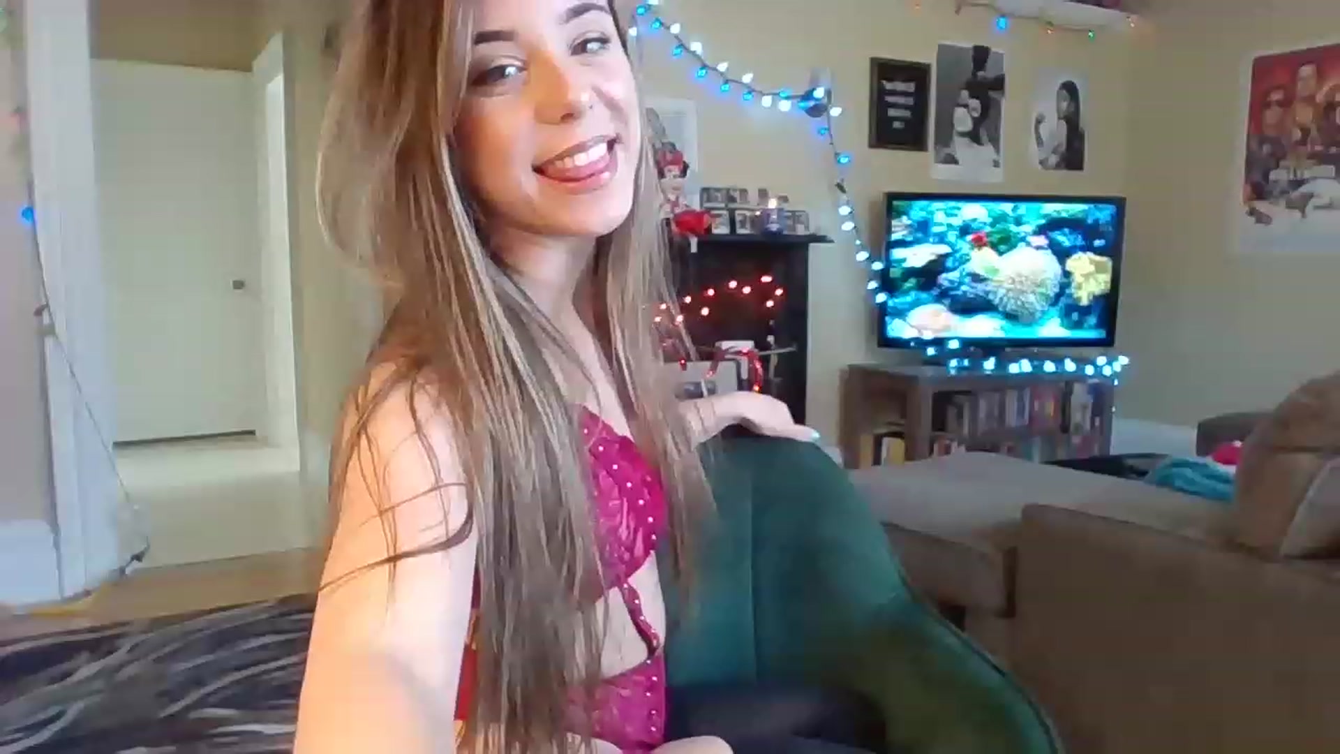 Gallery image thumbnail from EllyBunnie's myfreecams stream on, 03/22/2023, 15:24 image 11 of 20