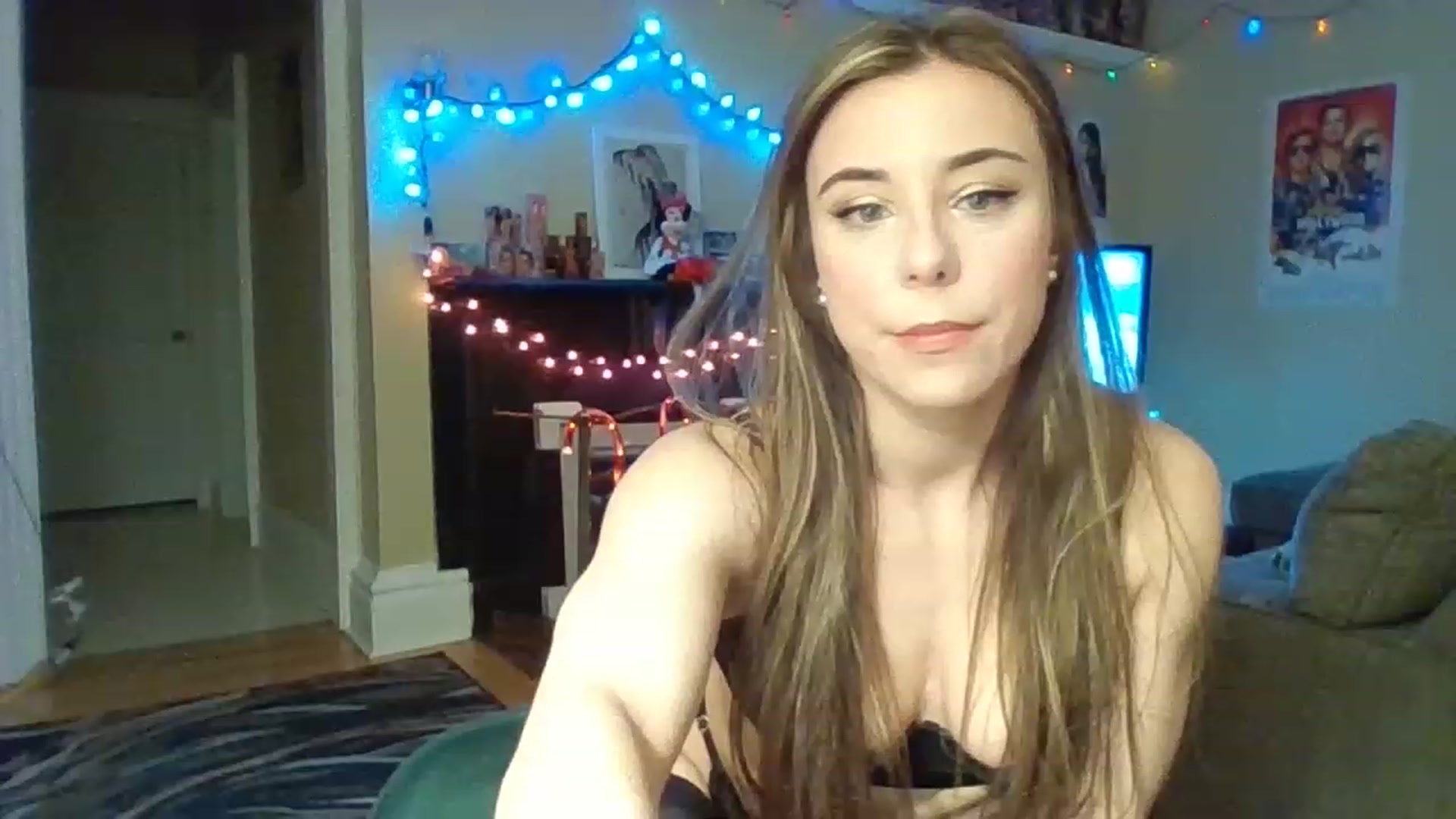 Gallery image thumbnail from EllyBunnie's myfreecams stream on, 03/23/2023, 03:01 image 4 of 20