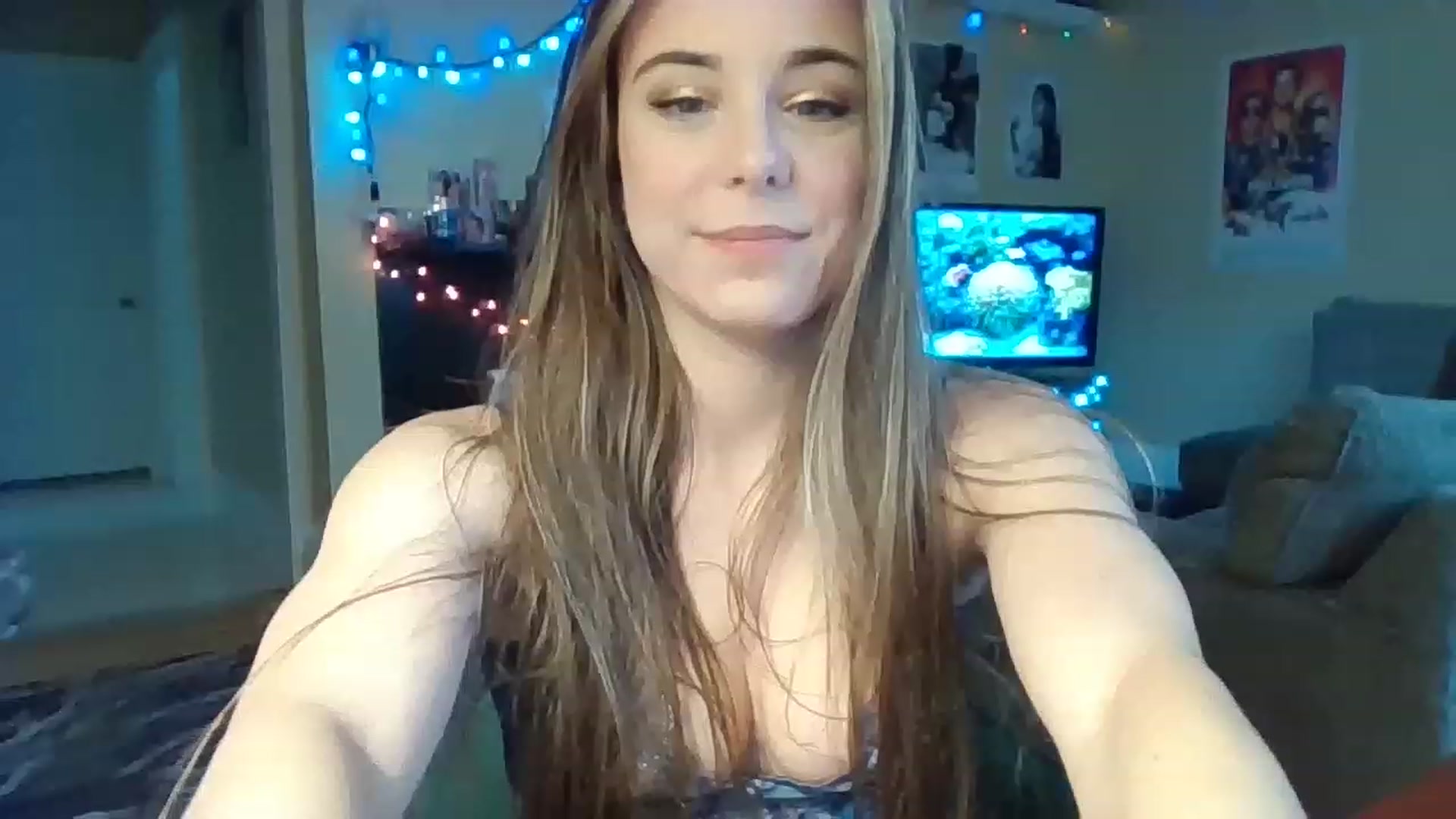 Gallery image thumbnail from EllyBunnie's myfreecams stream on, 03/23/2023, 16:48 image 16 of 20