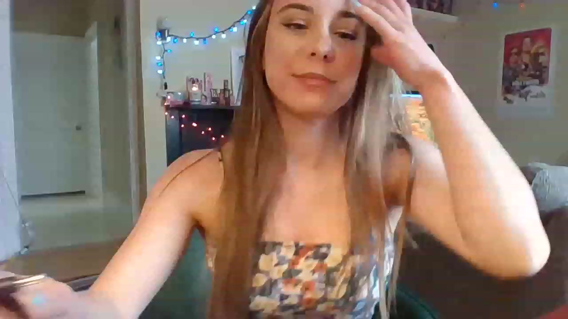 Gallery image thumbnail from EllyBunnie's myfreecams stream on, 04/03/2023, 16:34 image 13 of 20