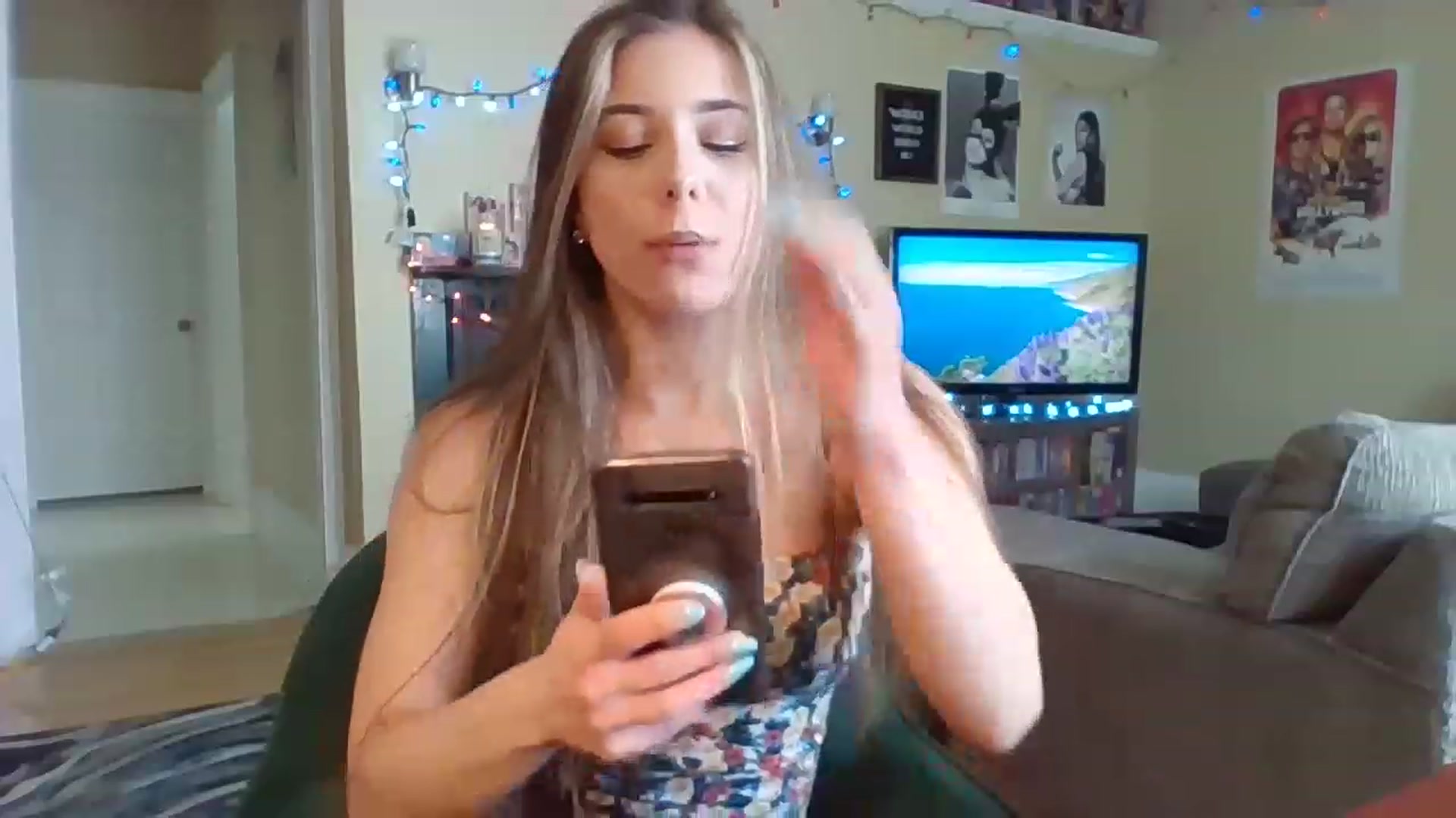 Gallery image thumbnail from EllyBunnie's myfreecams stream on, 04/03/2023, 17:16 image 10 of 20
